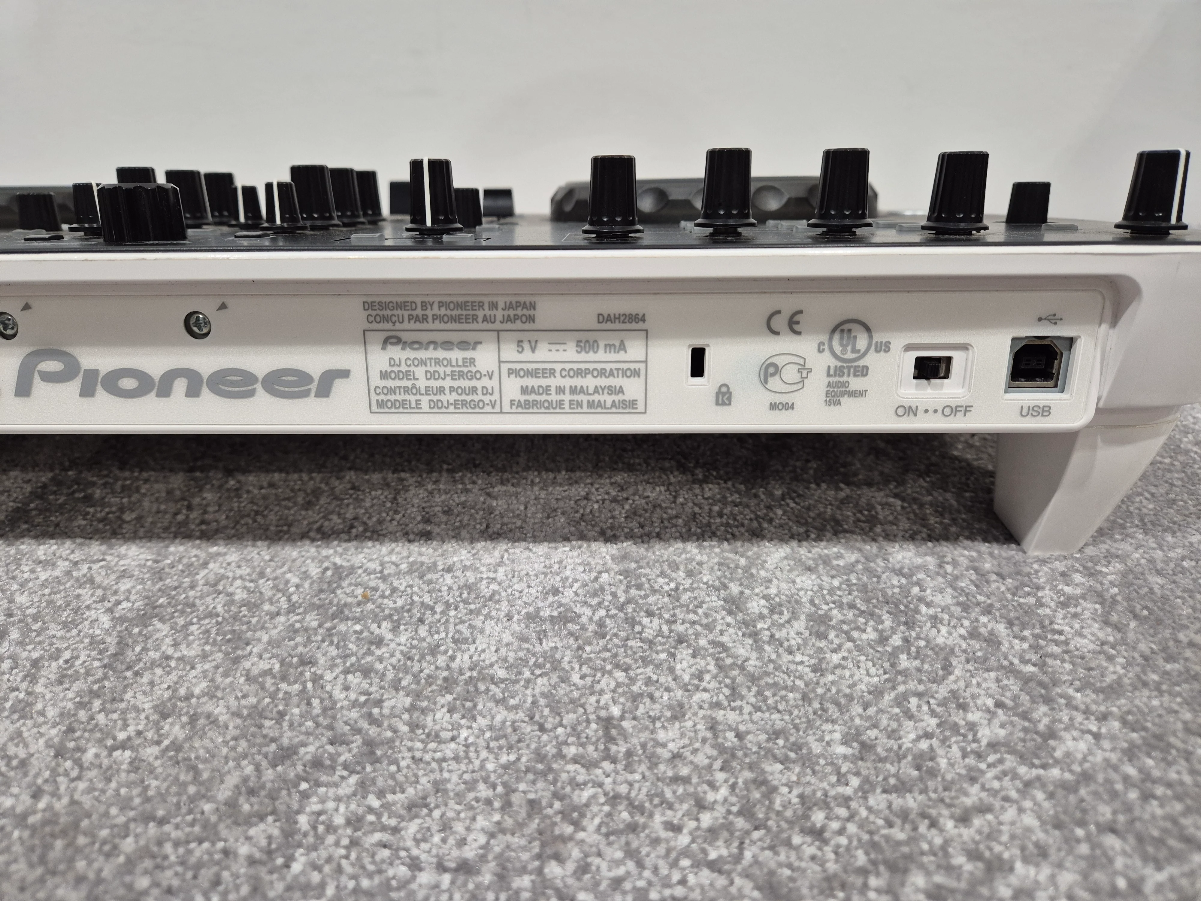 Pioneer DDJ-Ergo - Two-Channel DJ Controller w/ Hard Case - Image 9
