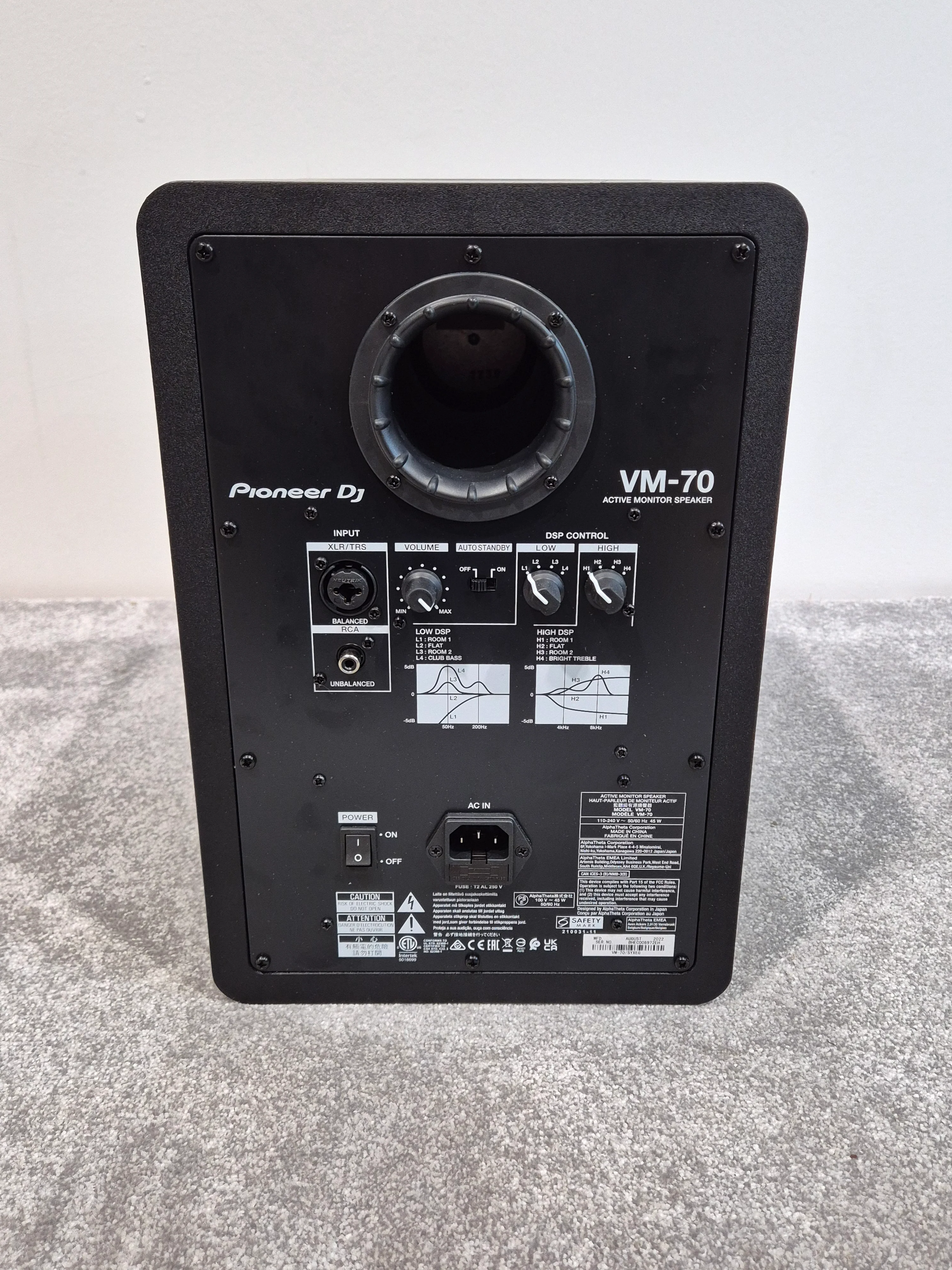 Pioneer DJ VM-70 - Bi-amp 2-way Active Speaker w/ Original Box - Image 4