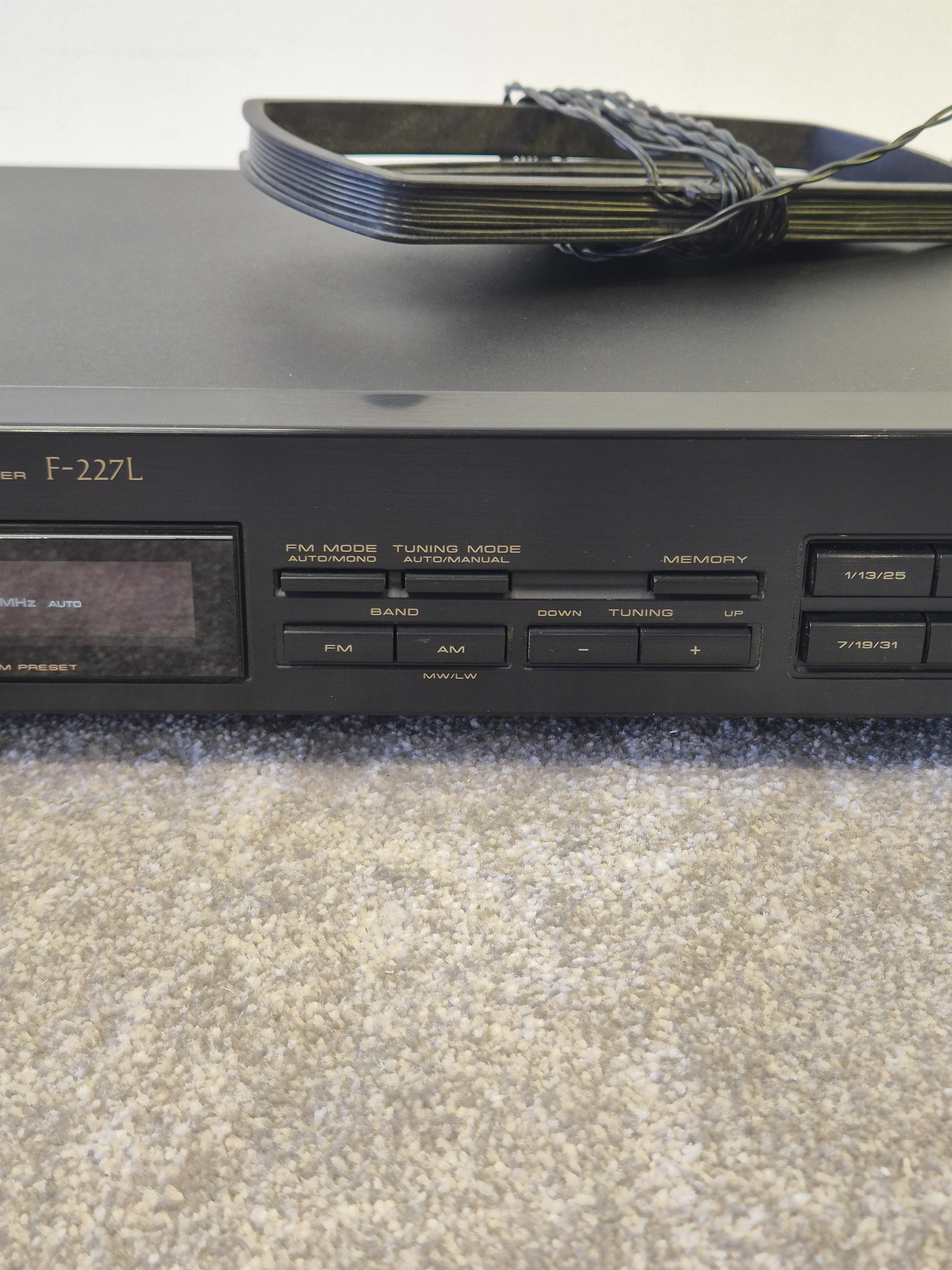 Pioneer F-227L - Digital FM/AM Tuner - Vintage Hi-Fi Stereo Component - Good - Image 6