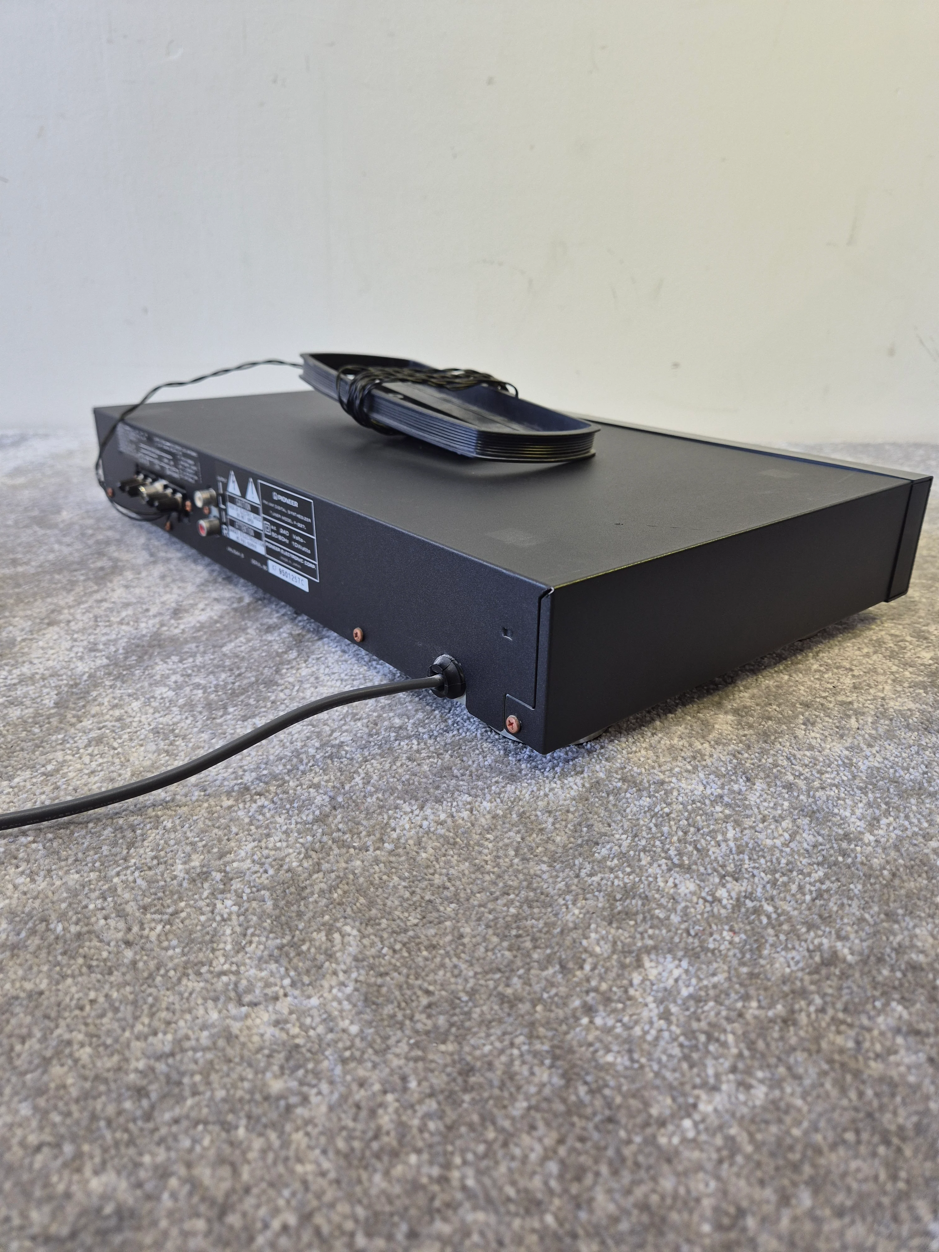 Pioneer F-227L - Digital FM/AM Tuner - Vintage Hi-Fi Stereo Component - Good - Image 9