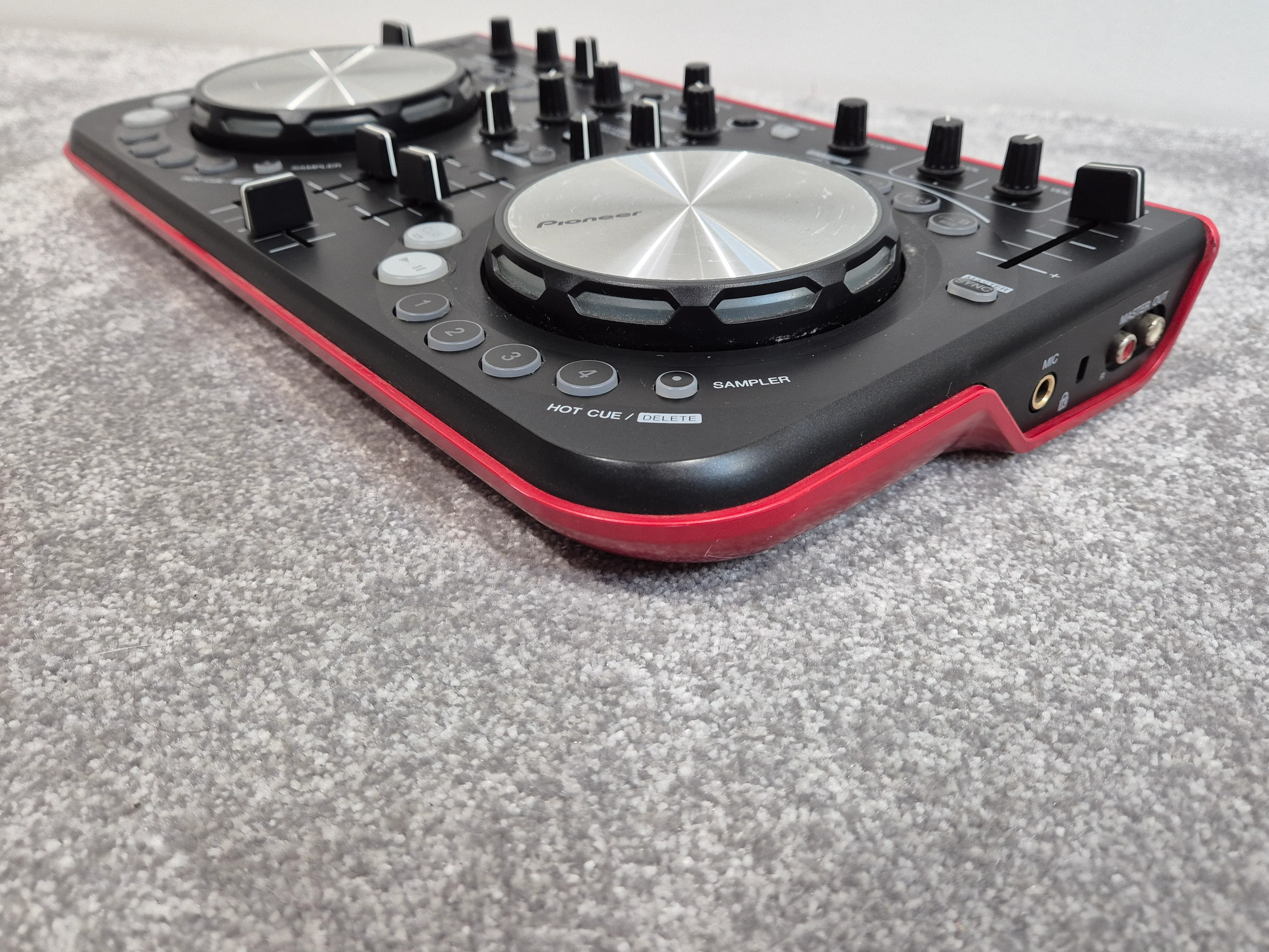 Pioneer DDJ-WeGO - Compact and Portable DJ Controller - Image 12