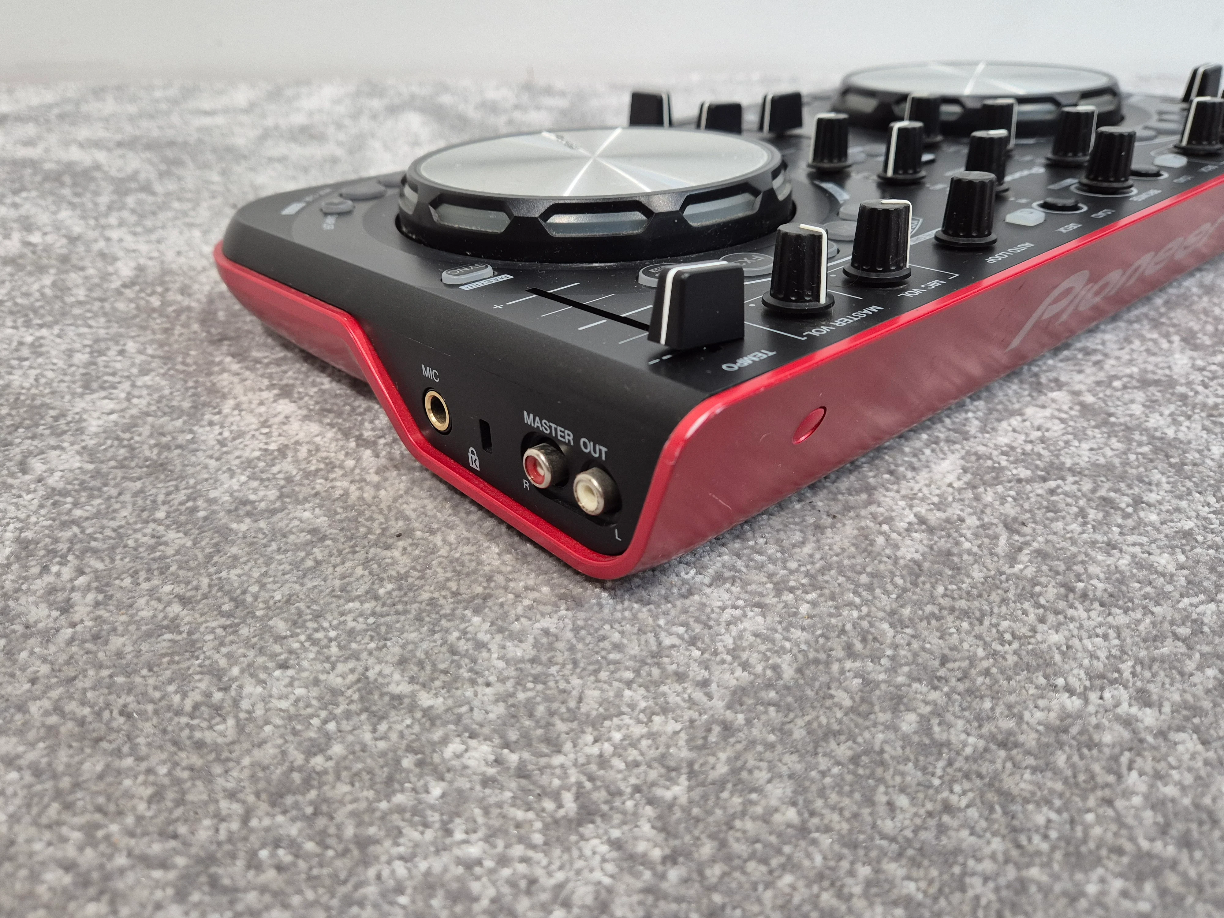 Pioneer DDJ-WeGO - Compact and Portable DJ Controller - Image 9