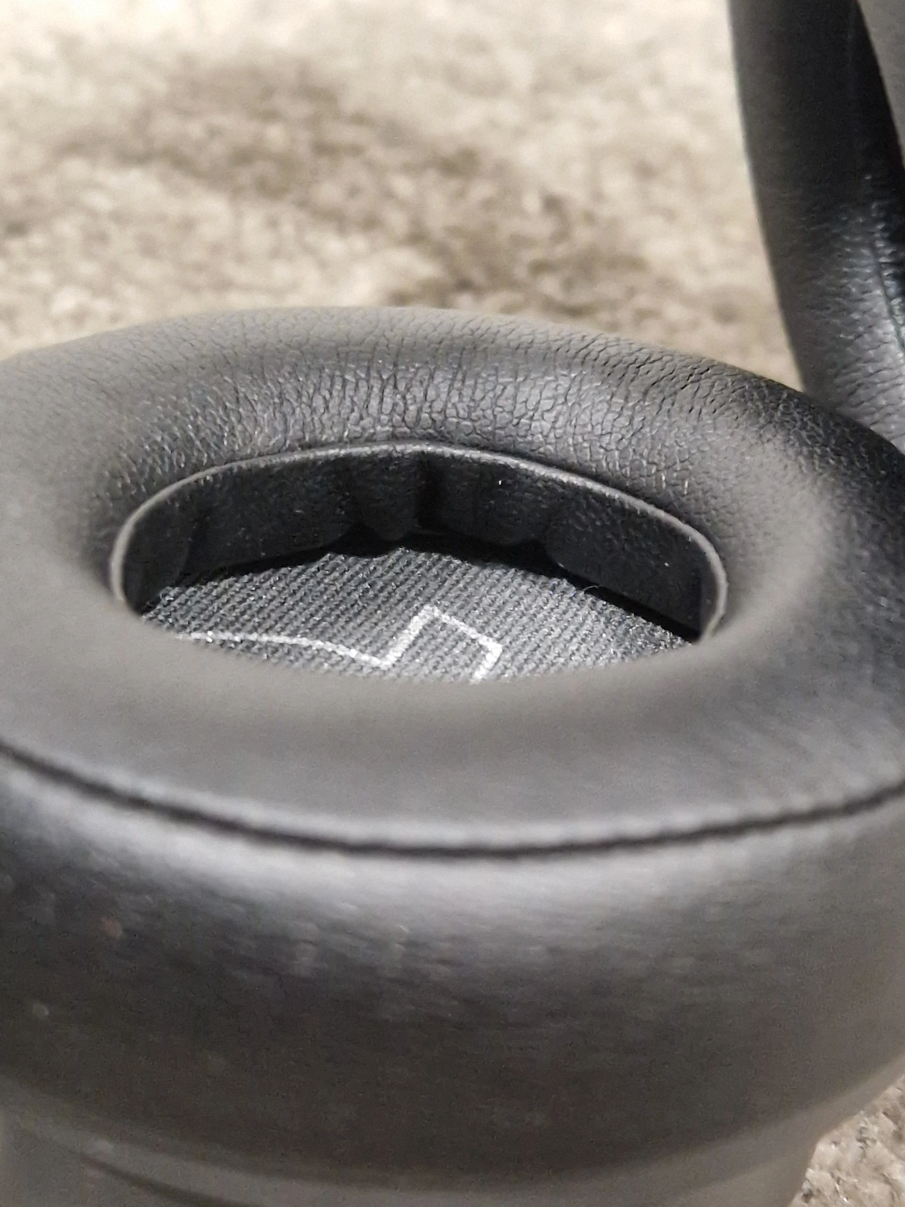 Plantronics Backbeat 500 Headphones - Wireless Bluetooth - Excellent w/ Soft Case - Image 8