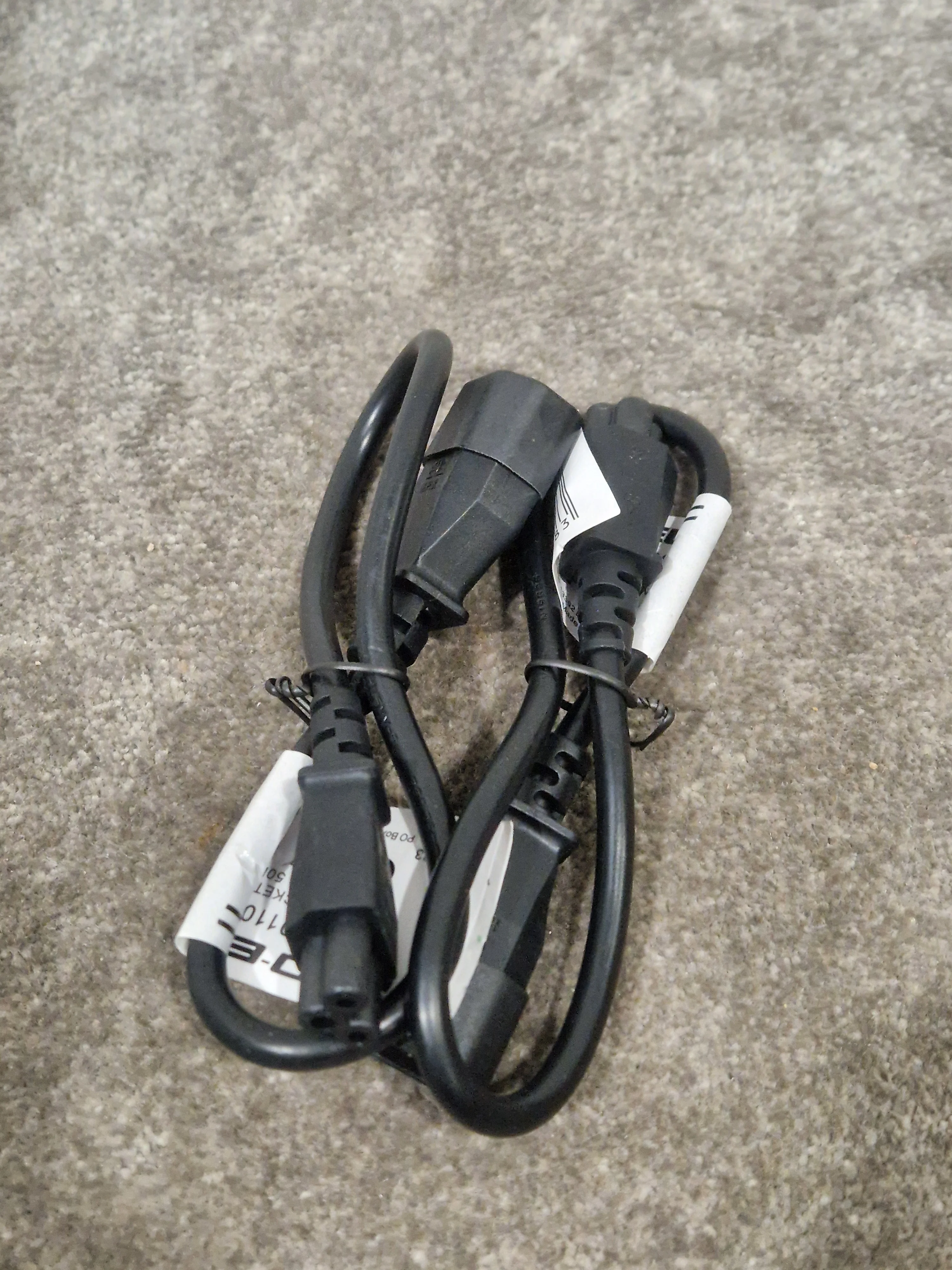 PRO-ELEC C5 Socket TO C14 Adapter Set OF-4 - Reliable Power Conversion - Excellent - Image 8