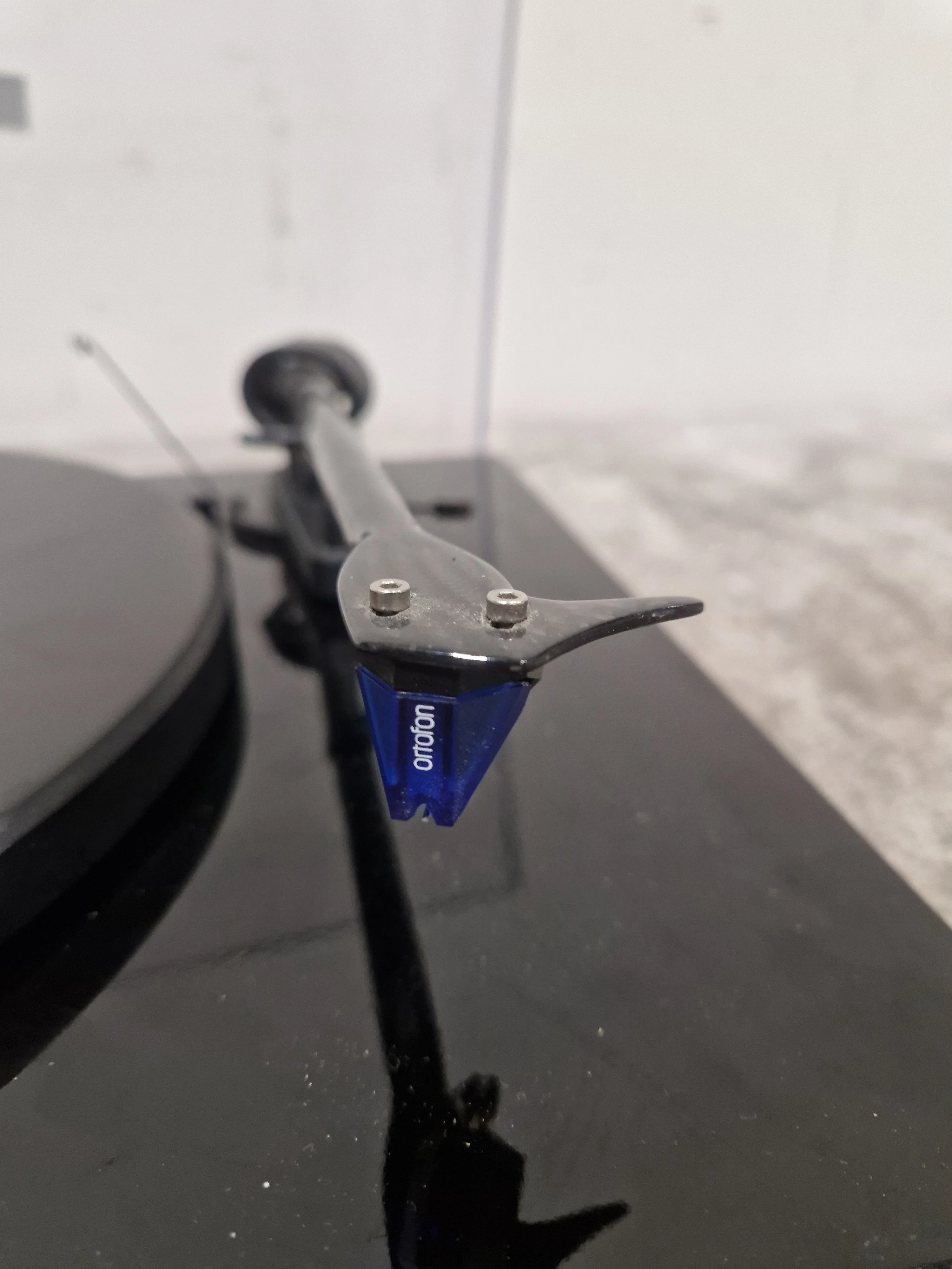 Pro-Ject Debut Carbon - Turntable – Turntable - Spares or Repair - Image 2