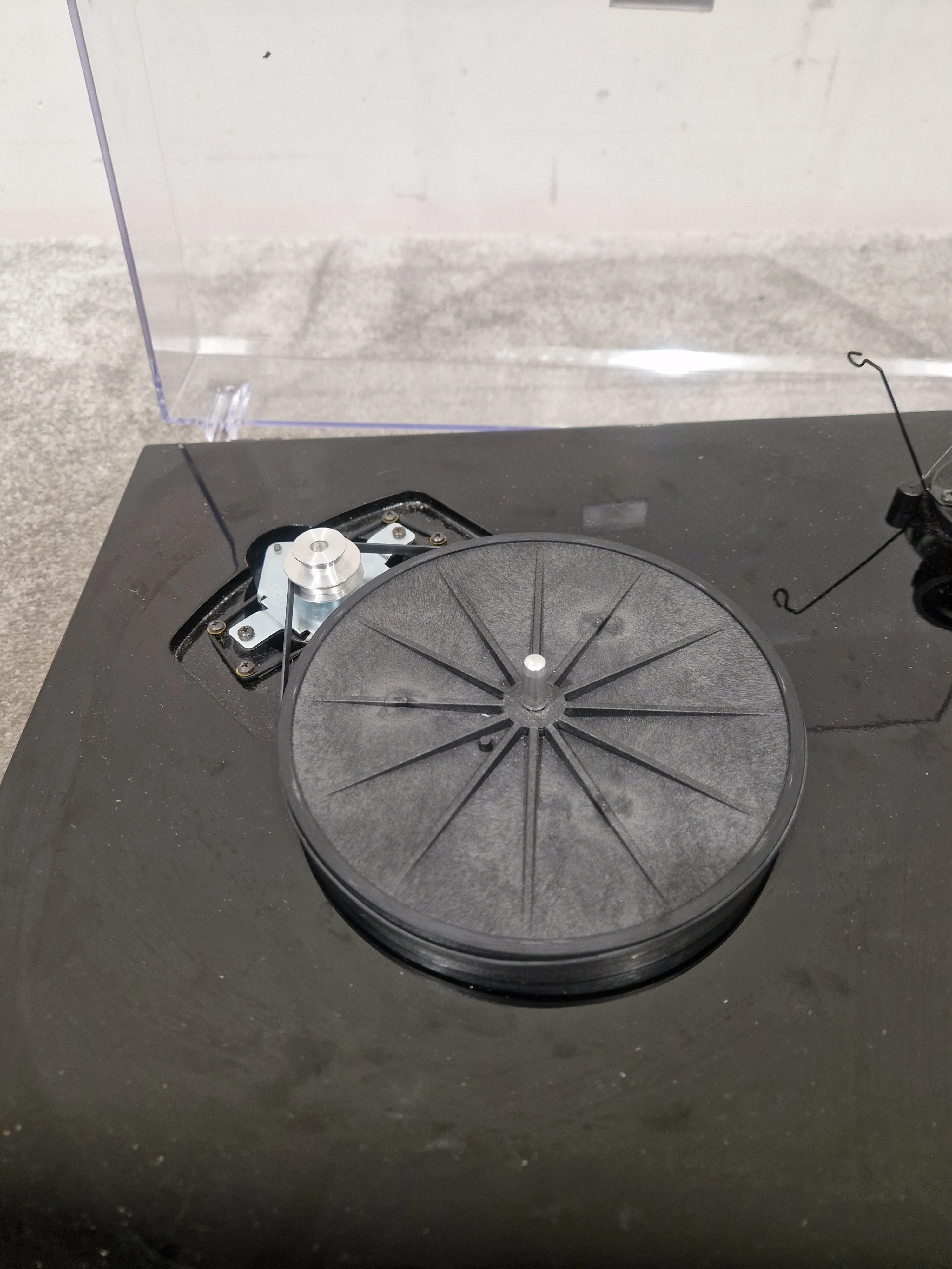 Pro-Ject Debut Carbon - Turntable – Turntable - Spares or Repair - Image 8