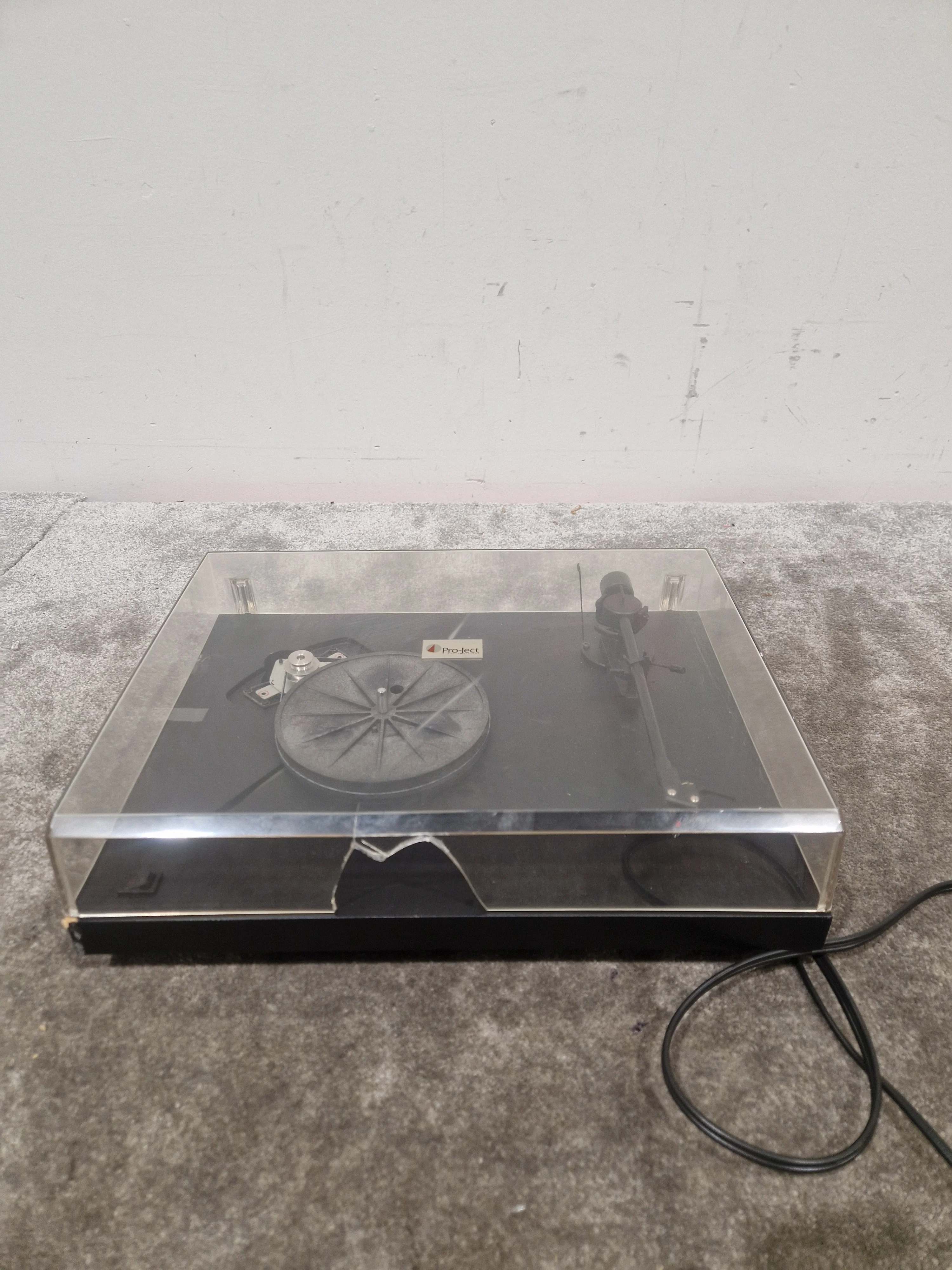 Pro-Ject Debut II - Turntable - Black - Spares or Repair - Image 2
