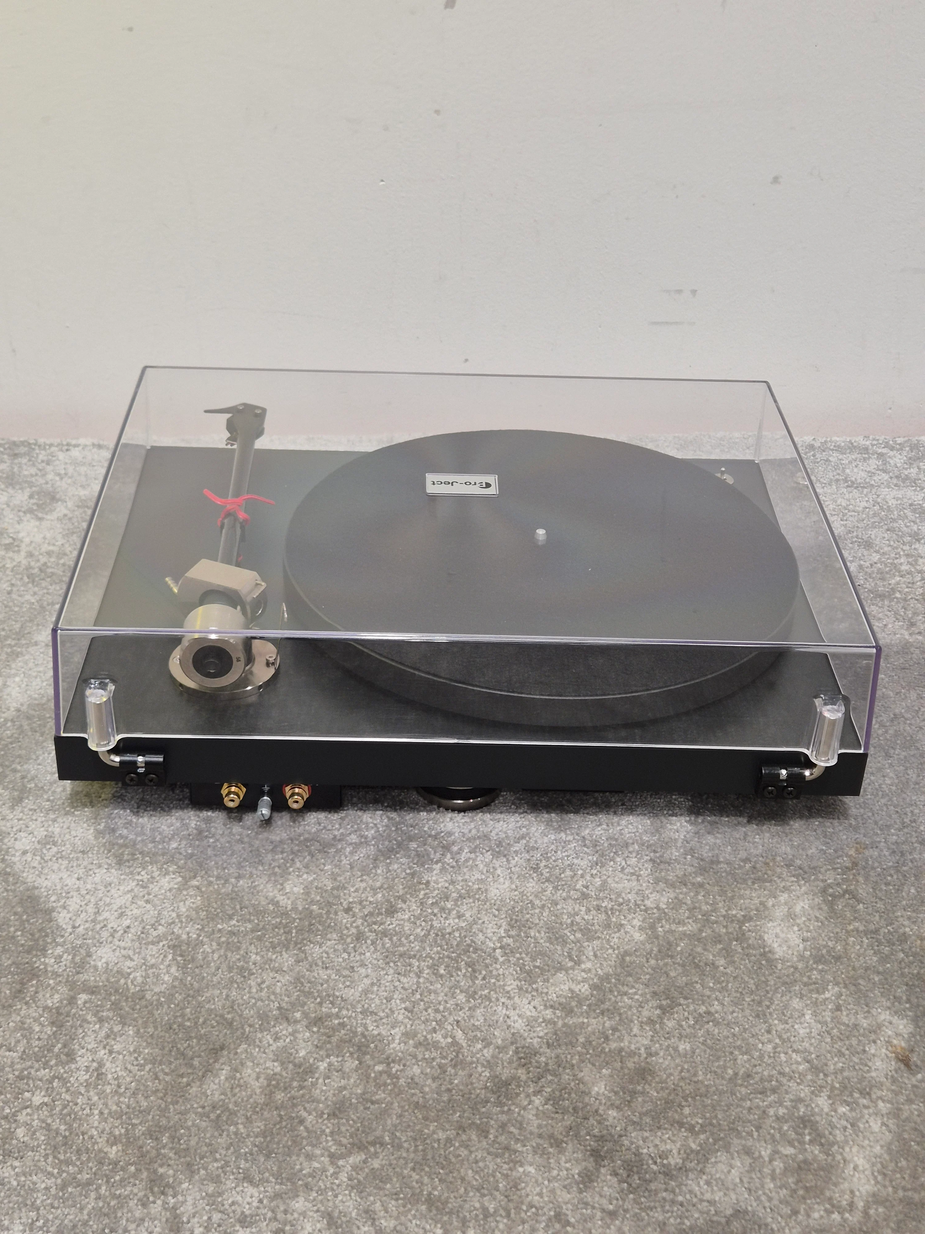 Pro-Ject Debut Pro Turntable - High-Quality Audio, Easy Setup - Excellent w/ Original Box & Manuals - Image 6