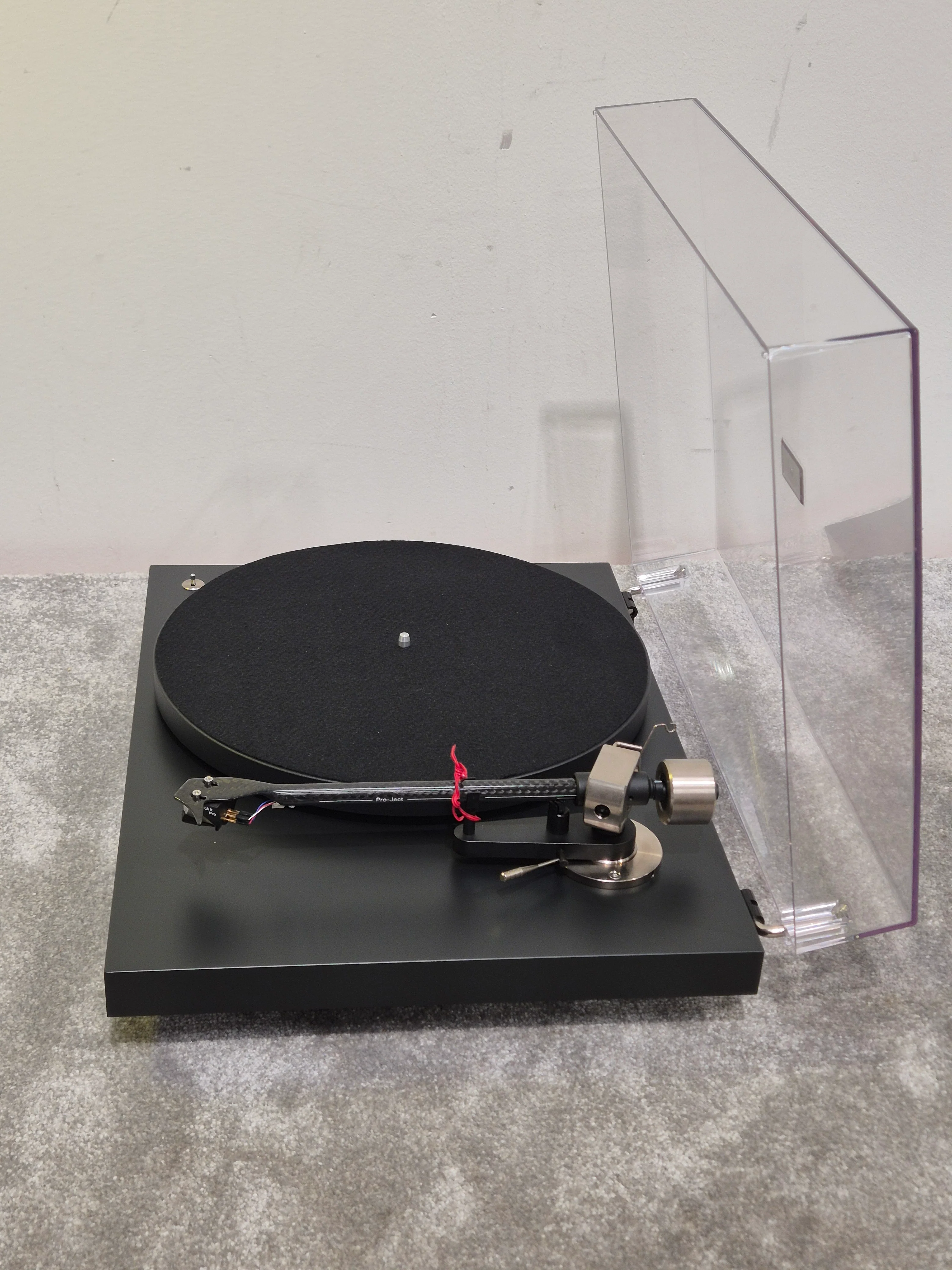 Pro-Ject Debut Pro Turntable - High-Quality Audio, Easy Setup - Excellent w/ Original Box & Manuals - Image 9