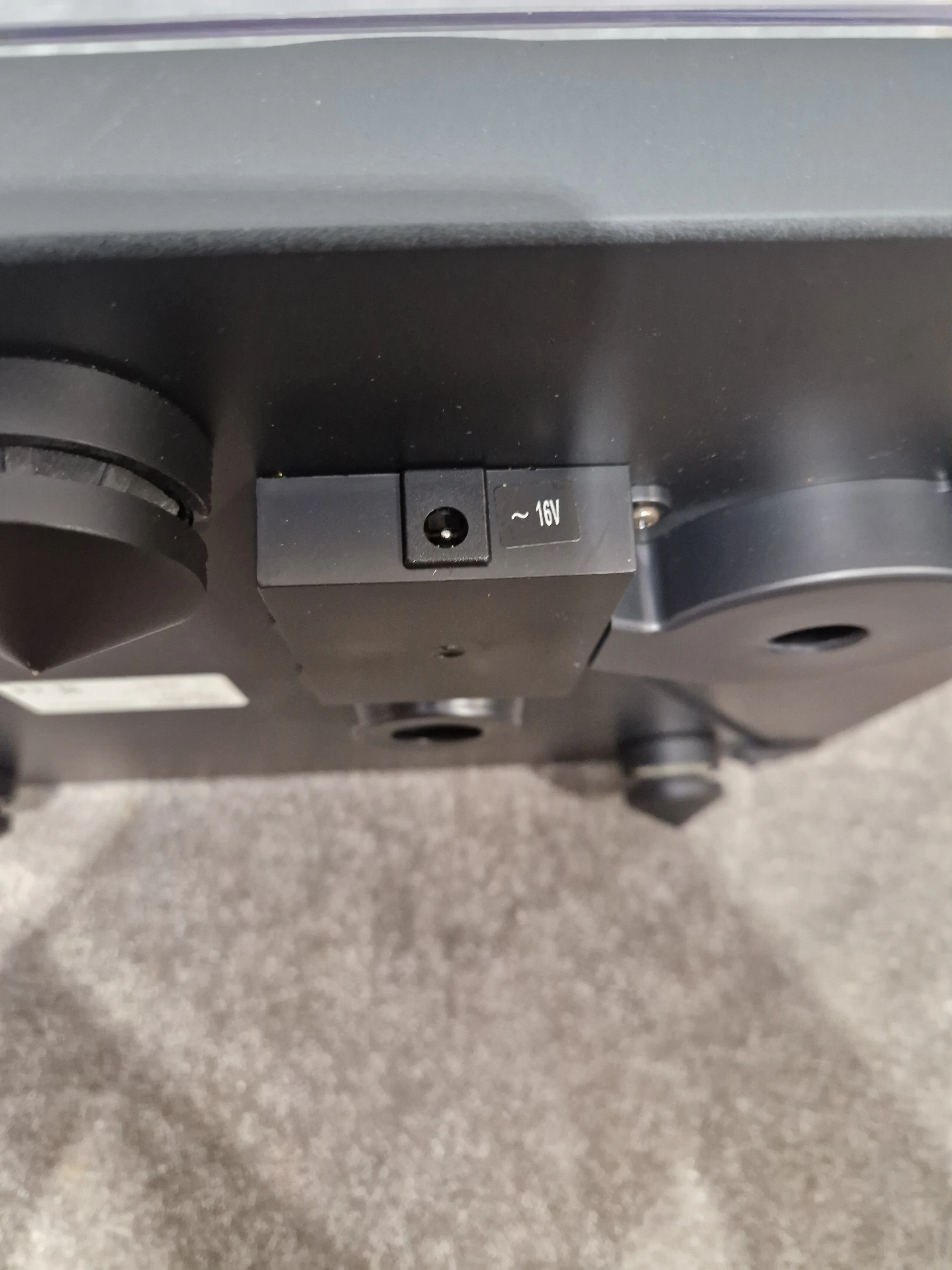 Pro-Ject Pression MK2 Turntable - High-Quality Audio, Belt-Driven - Excellent w/ Many cables - Image 10