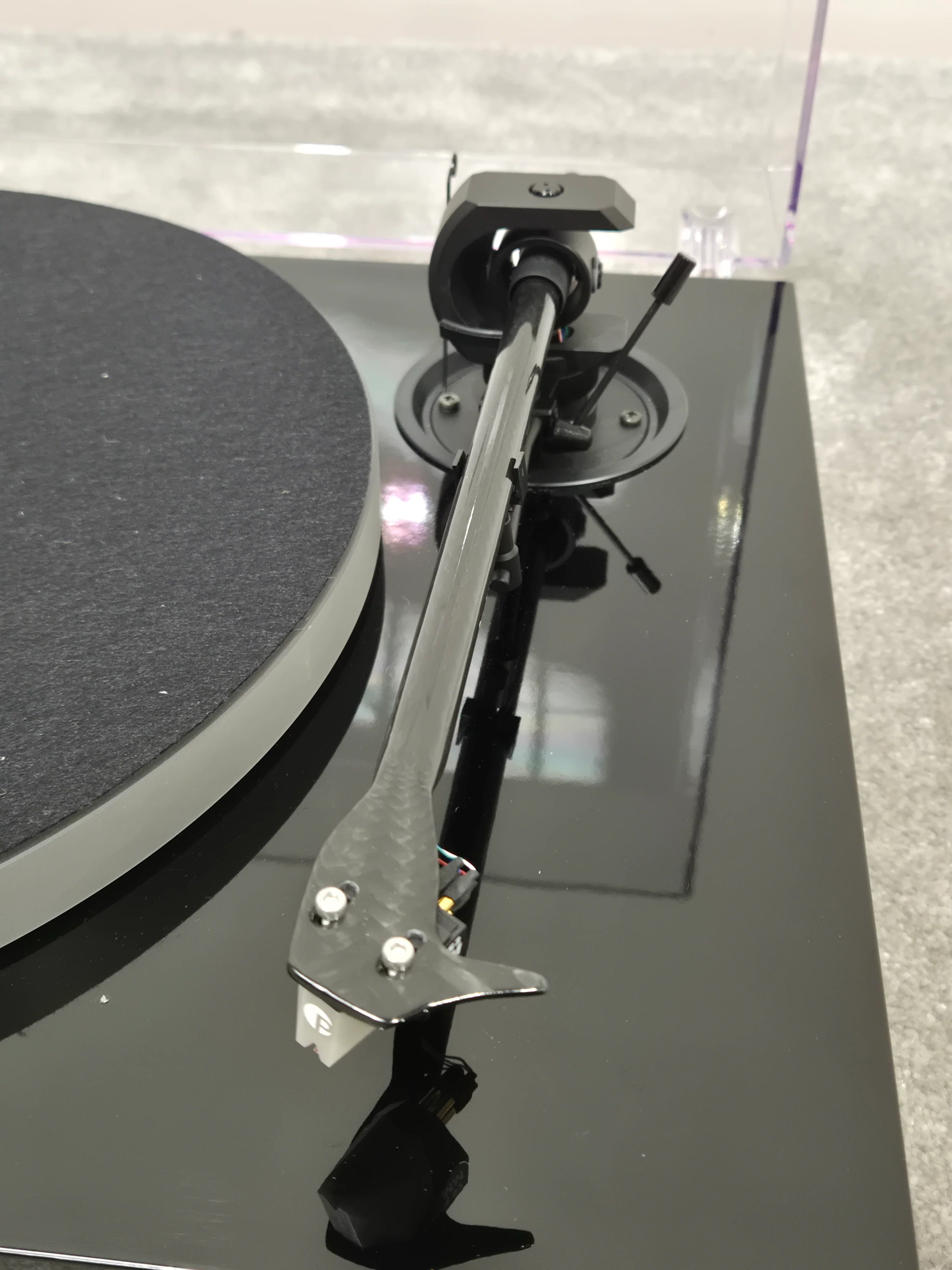 PRO-JECT X1 Belt Drive Turntable - Audiophile Quality - Excellent w/ Original Box & Power Supply - Image 2