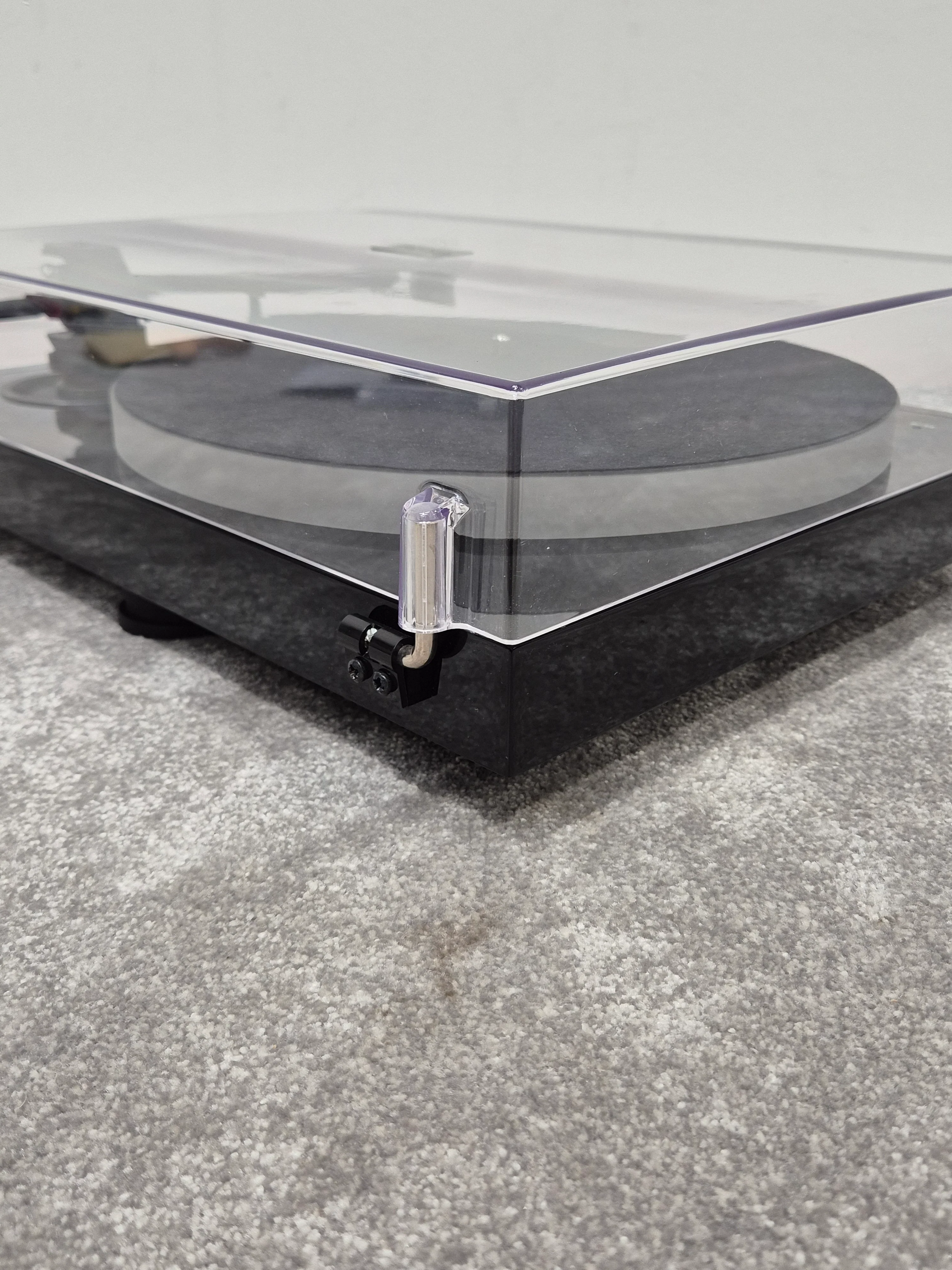 PRO-JECT X1 Belt Drive Turntable - Audiophile Quality - Excellent w/ Original Box & Power Supply - Image 7