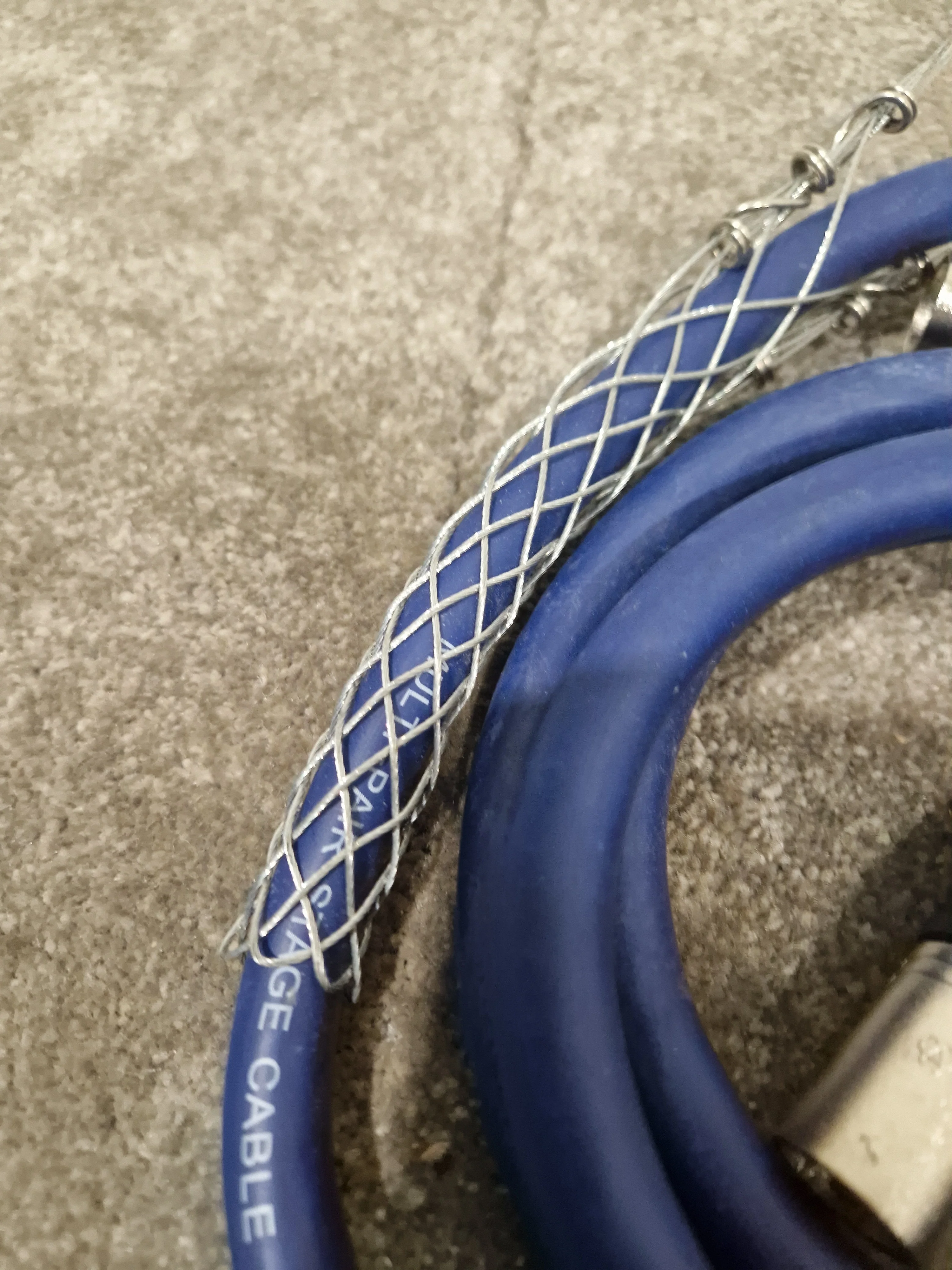 Pro-Signal 25 Pin D Sub Male To 8x XLR Female Multicore Snake Audio Loom, 2m Blue – Snake Cable - Good - Image 11