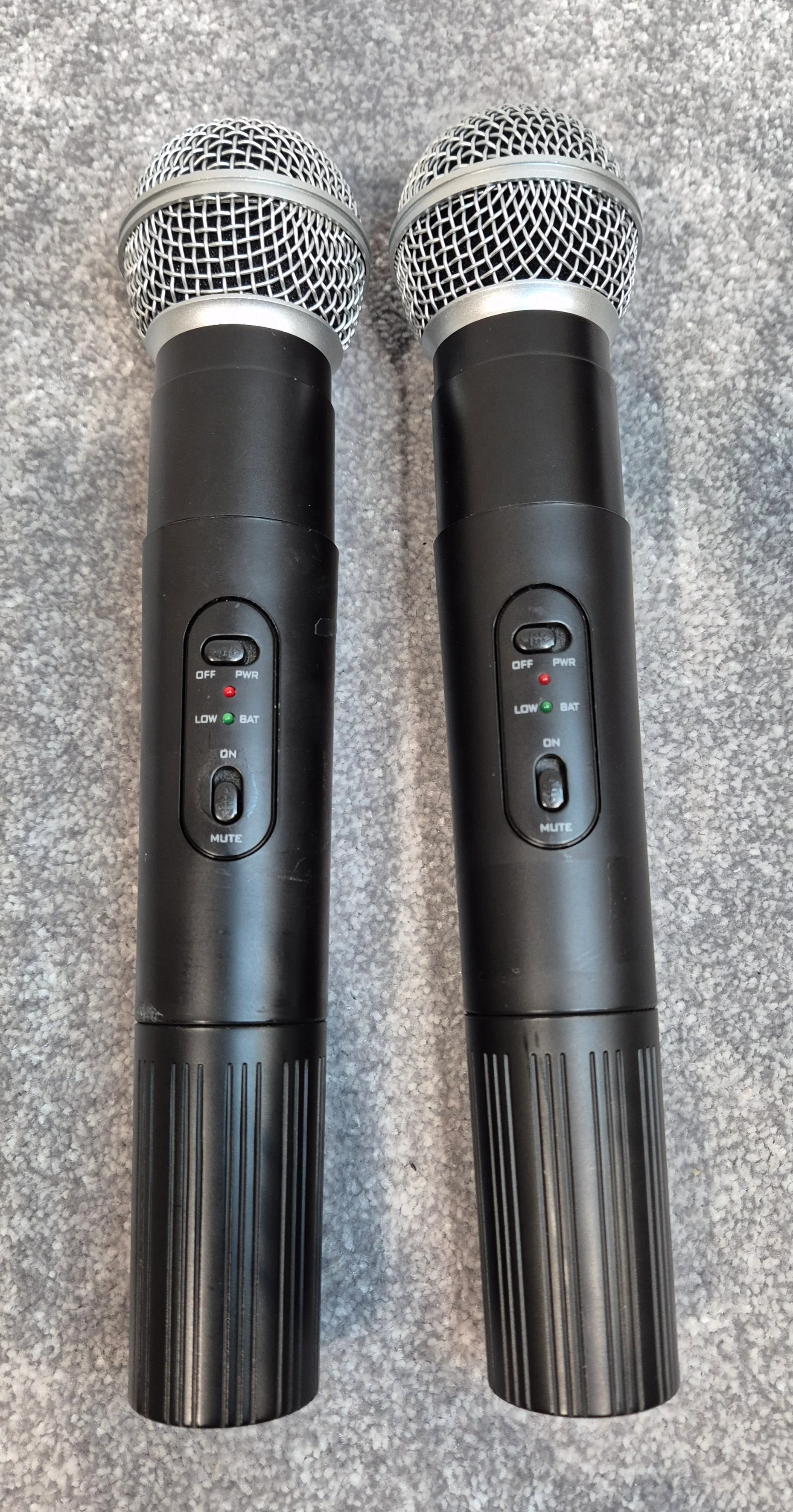 Prosound L59AW Twin Microphone Portable VHF Wireless + Black Case - Image 2