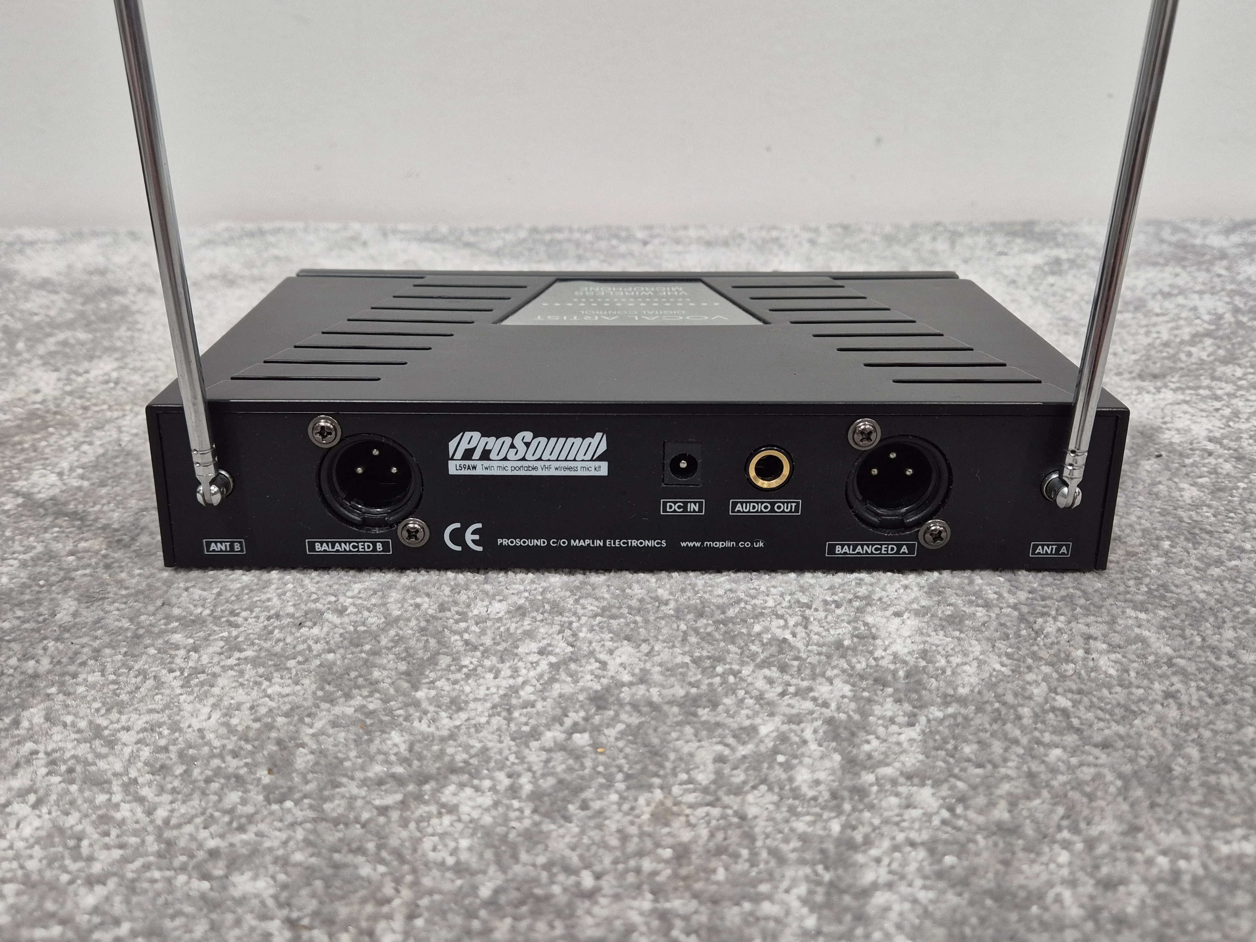 Prosound L59AW Twin Microphone Portable VHF Wireless + Black Case - Image 5