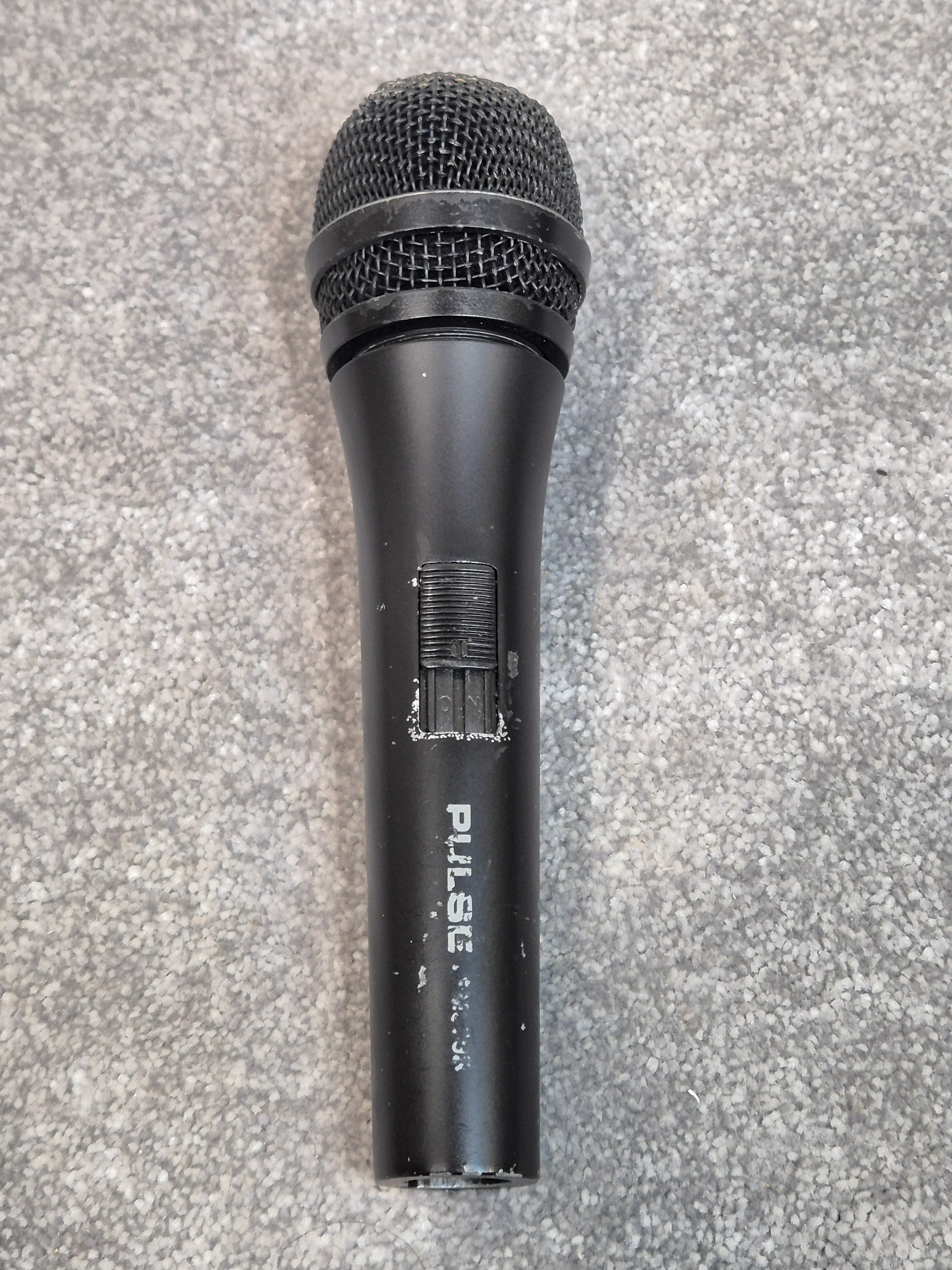Pulse PM800S - Dynamic Vocal Microphone w/ Carry Case - Image 2
