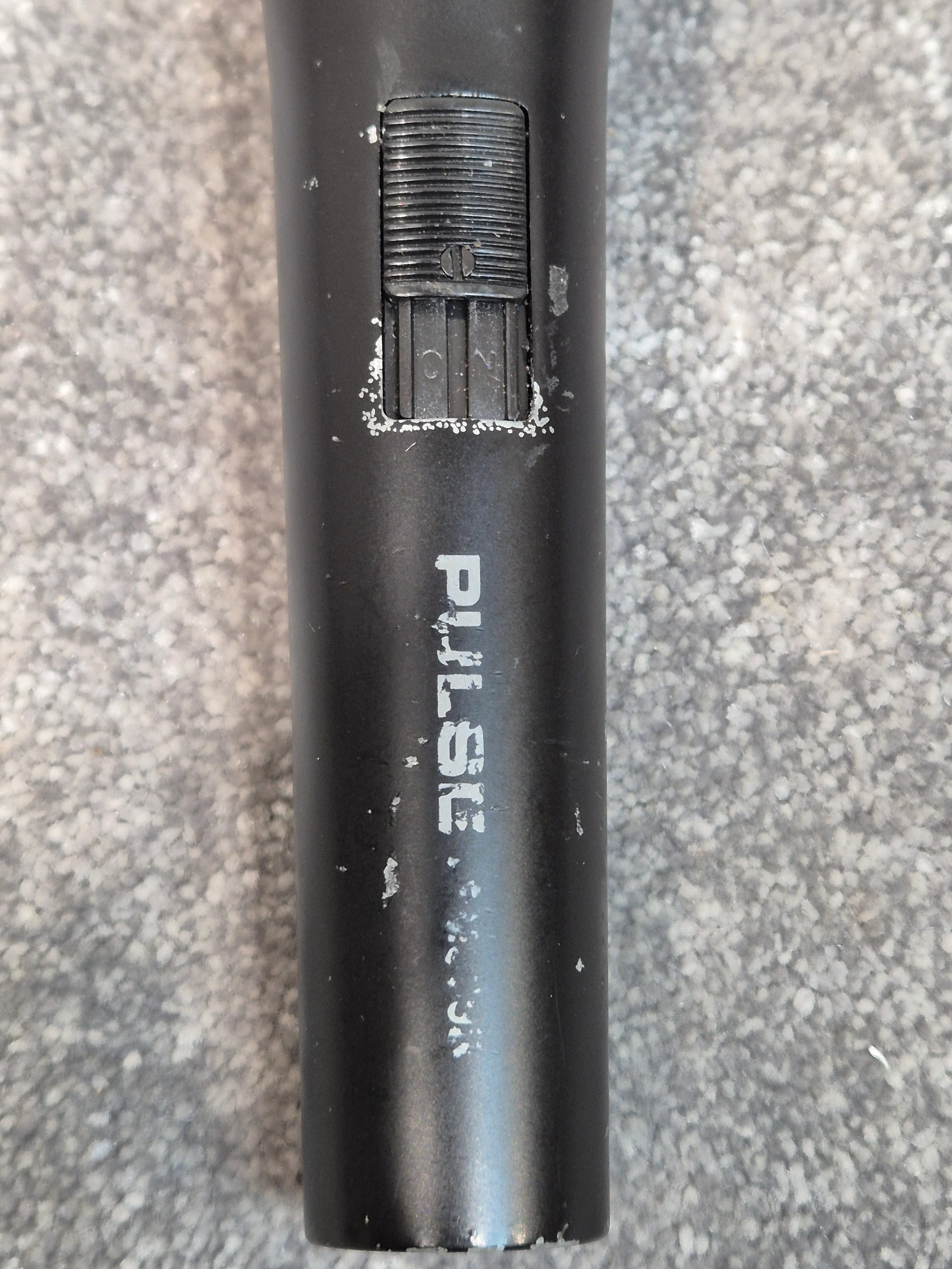 Pulse PM800S - Dynamic Vocal Microphone w/ Carry Case - Image 3