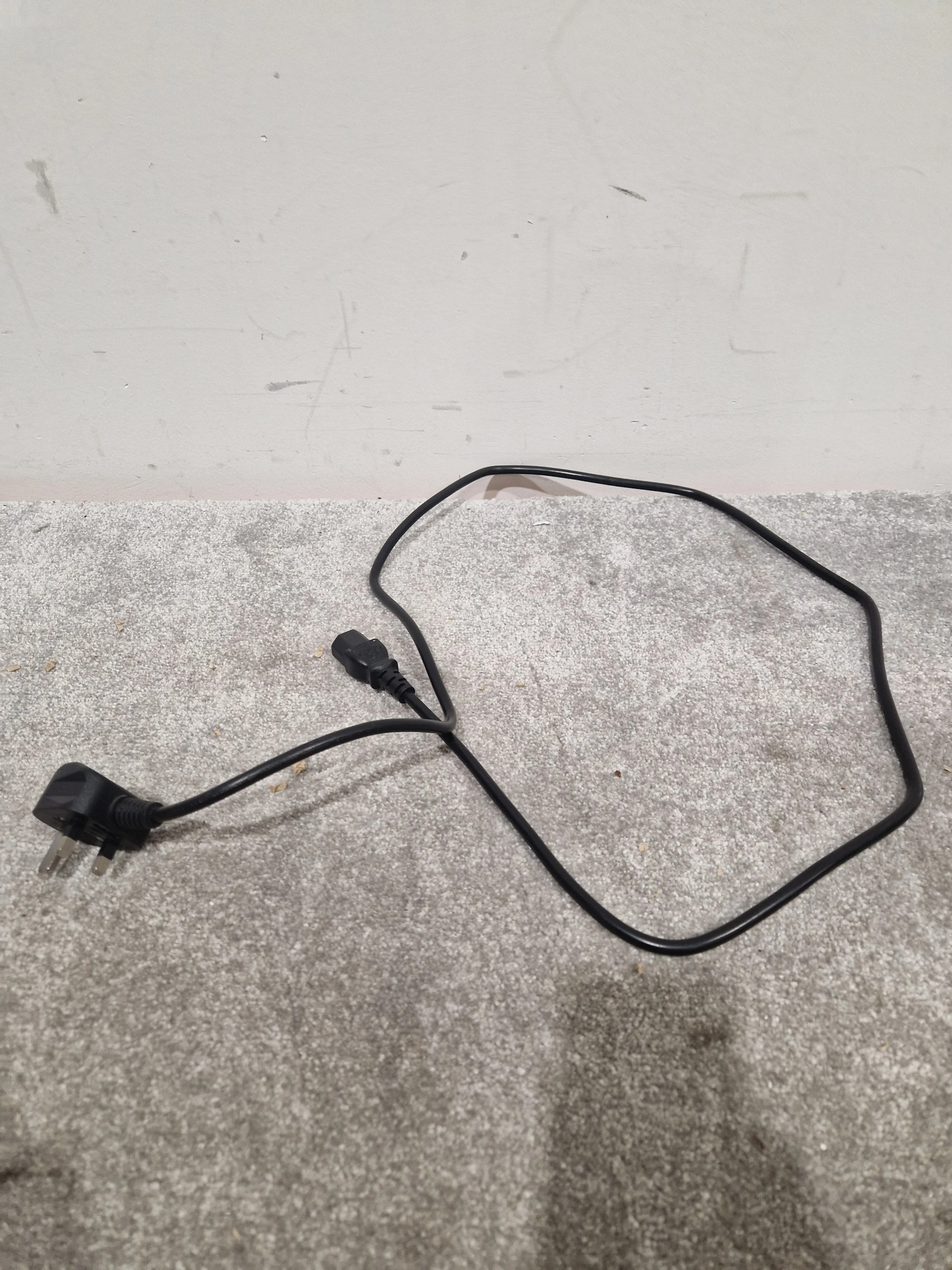 QSC K8 - Active Loudspeaker - Black - Good w/ Cables - Image 7