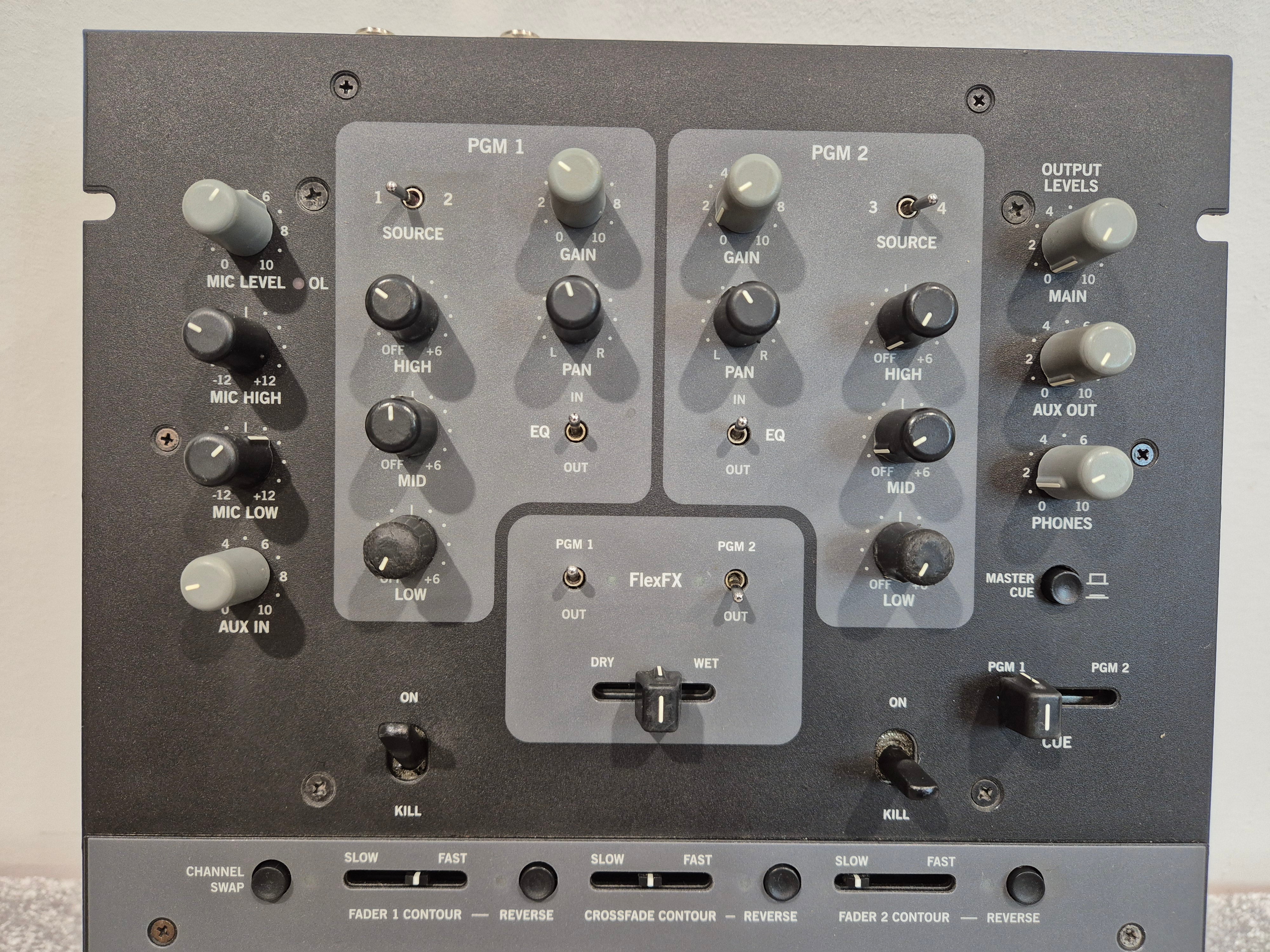 Rane TTM 56S - DJ Performance Mixer - Dual Channel - Image 3