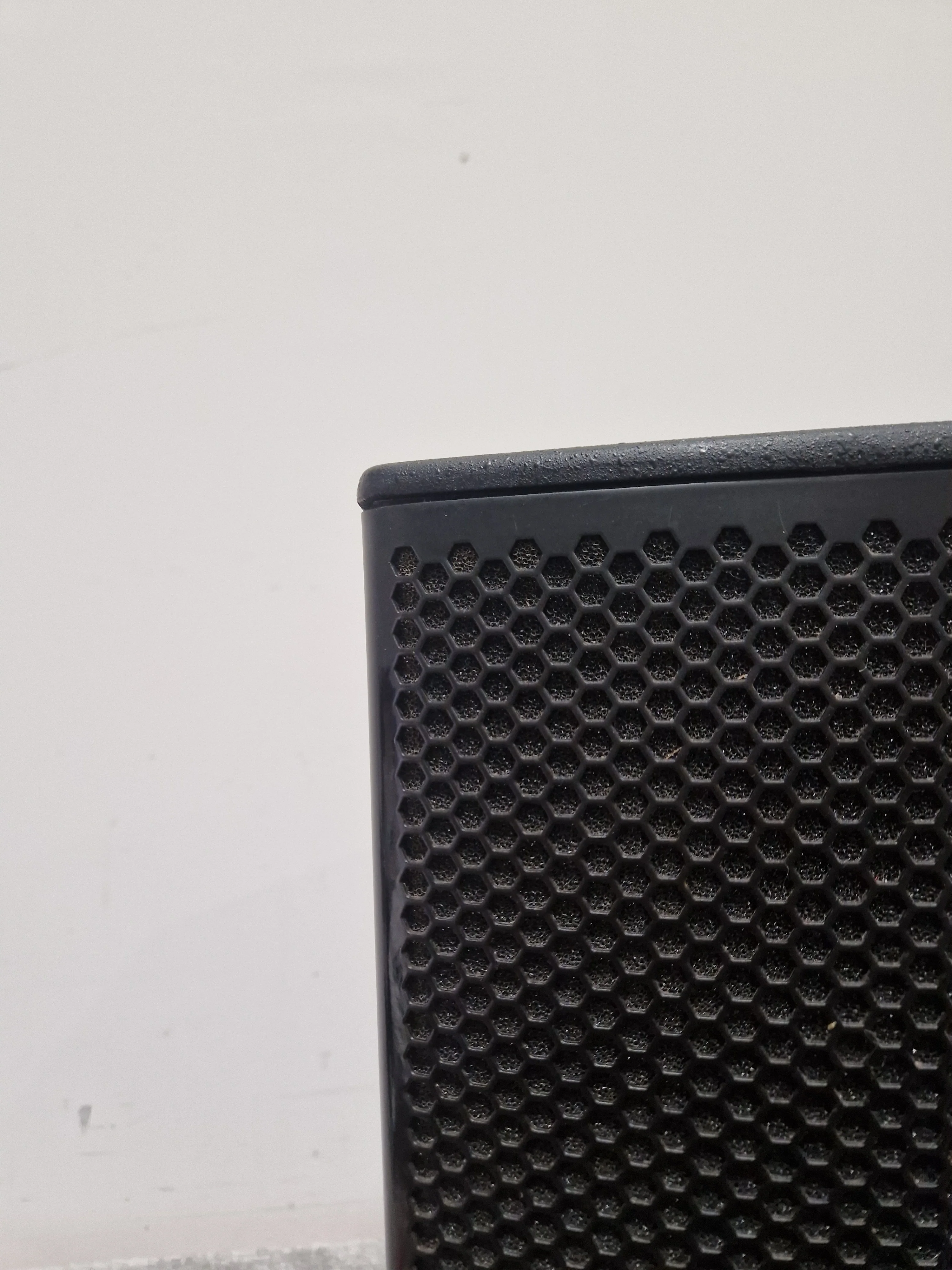 RCF TT22A - Active Speaker - Black - Excellent w/ Soft Case - Image 3
