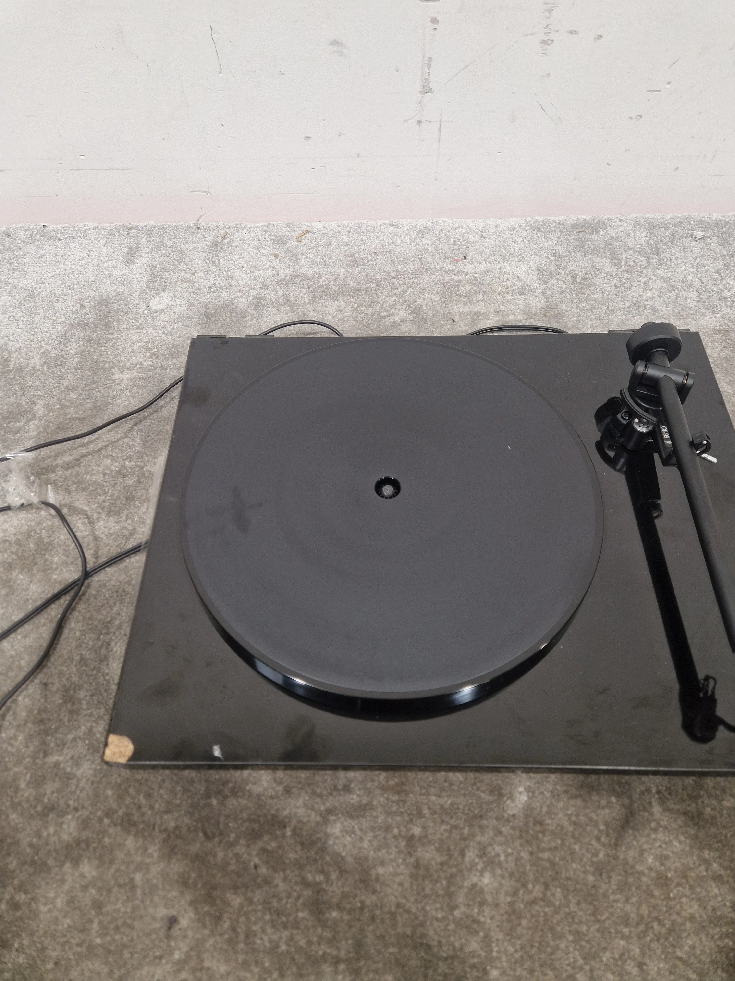 Rega Planar 1 Turntable - Belt Drive - Fair w/ Power Supply - Image 4
