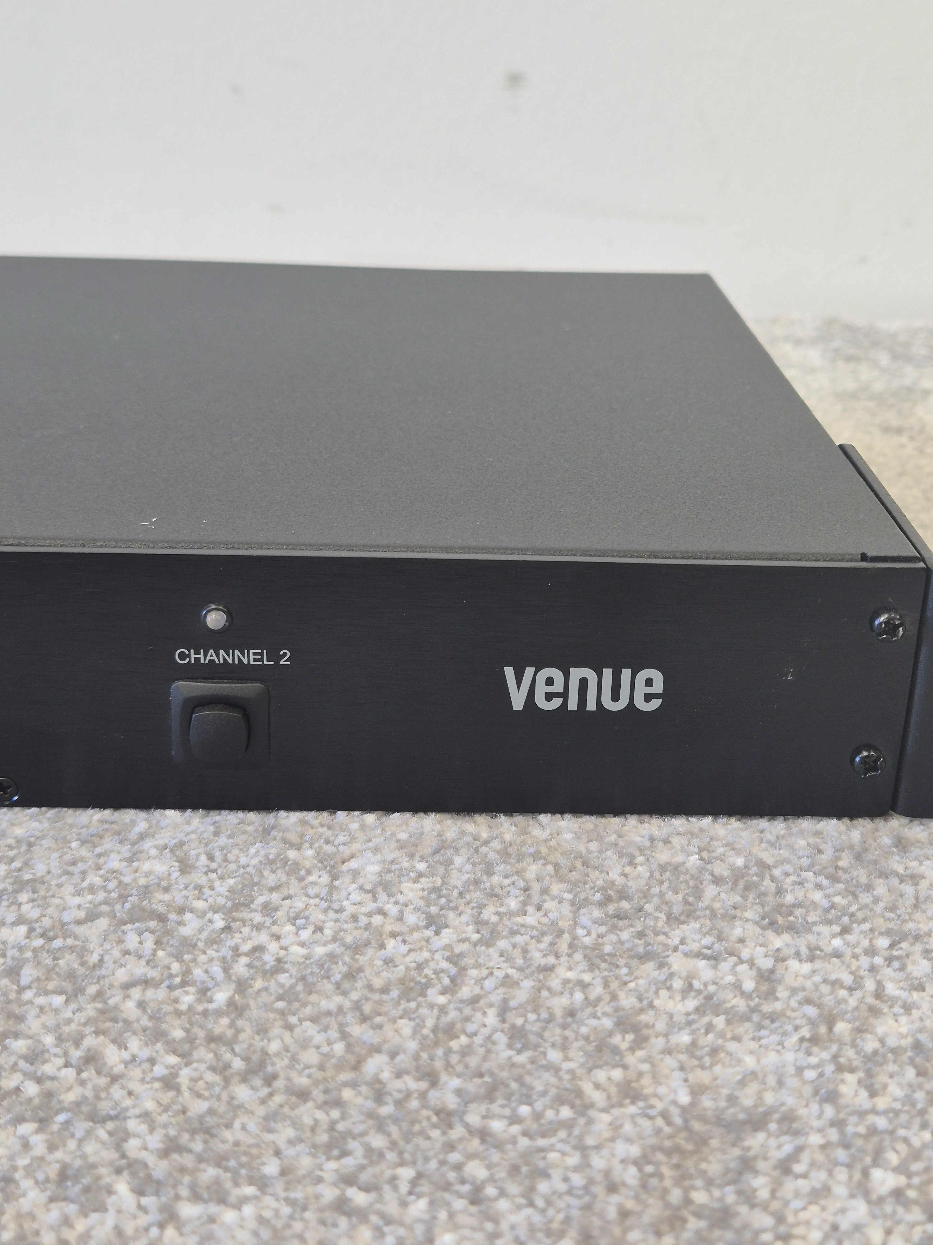 Revolabs HD Venue - Wireless Microphone System – Excellent - Image 11