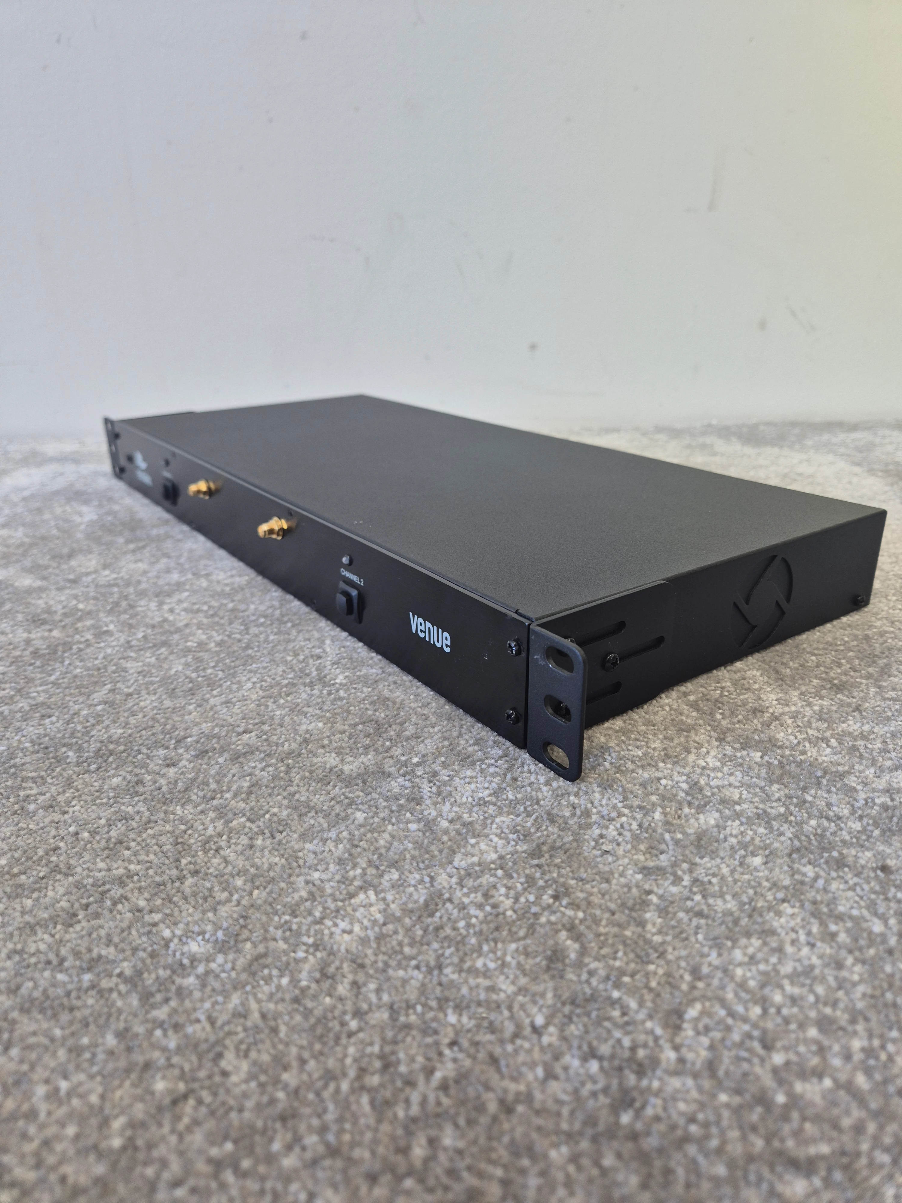 Revolabs HD Venue - Wireless Microphone System – Excellent - Image 6
