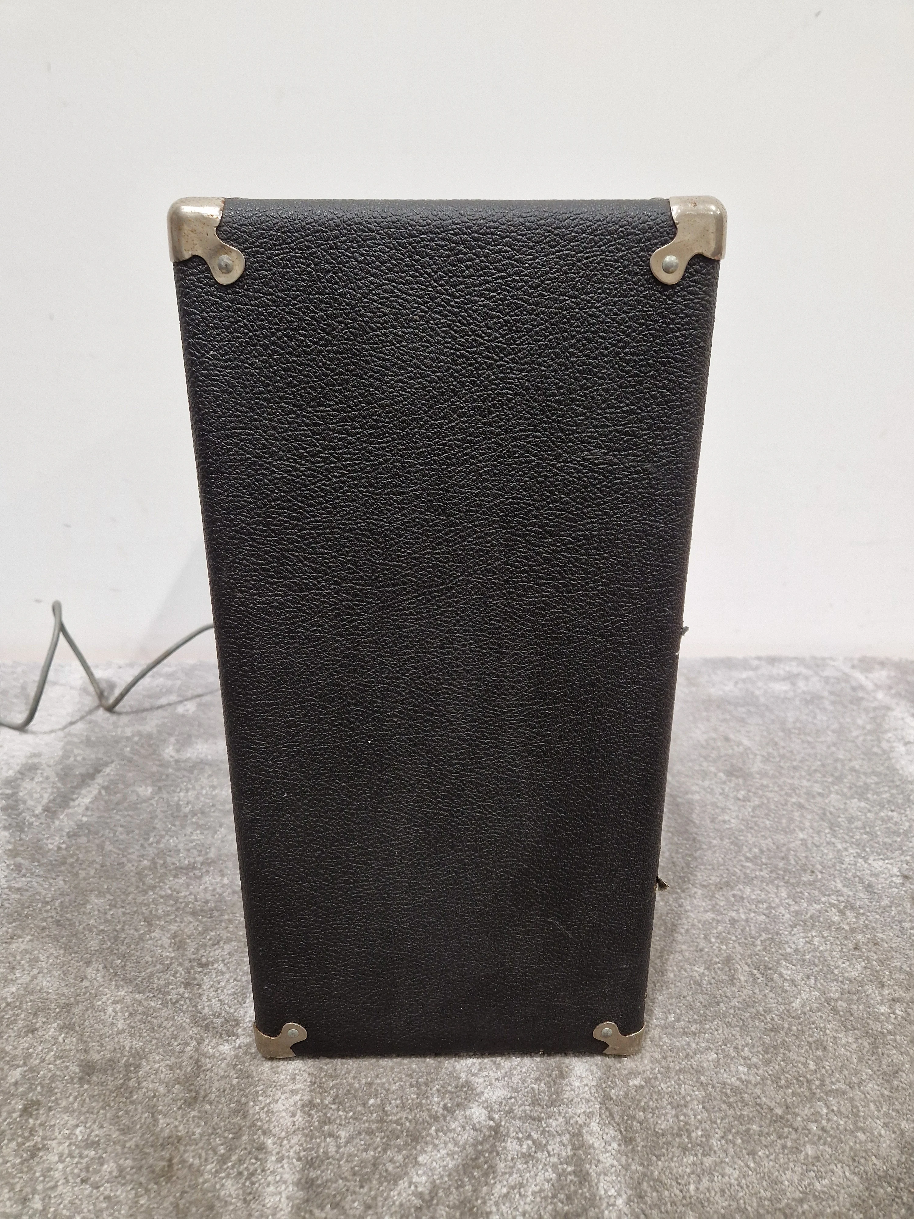 Rickenbacker TR25 - 25W Solid-State Combo Guitar Amp - Good w/ Power Supply - Image 9