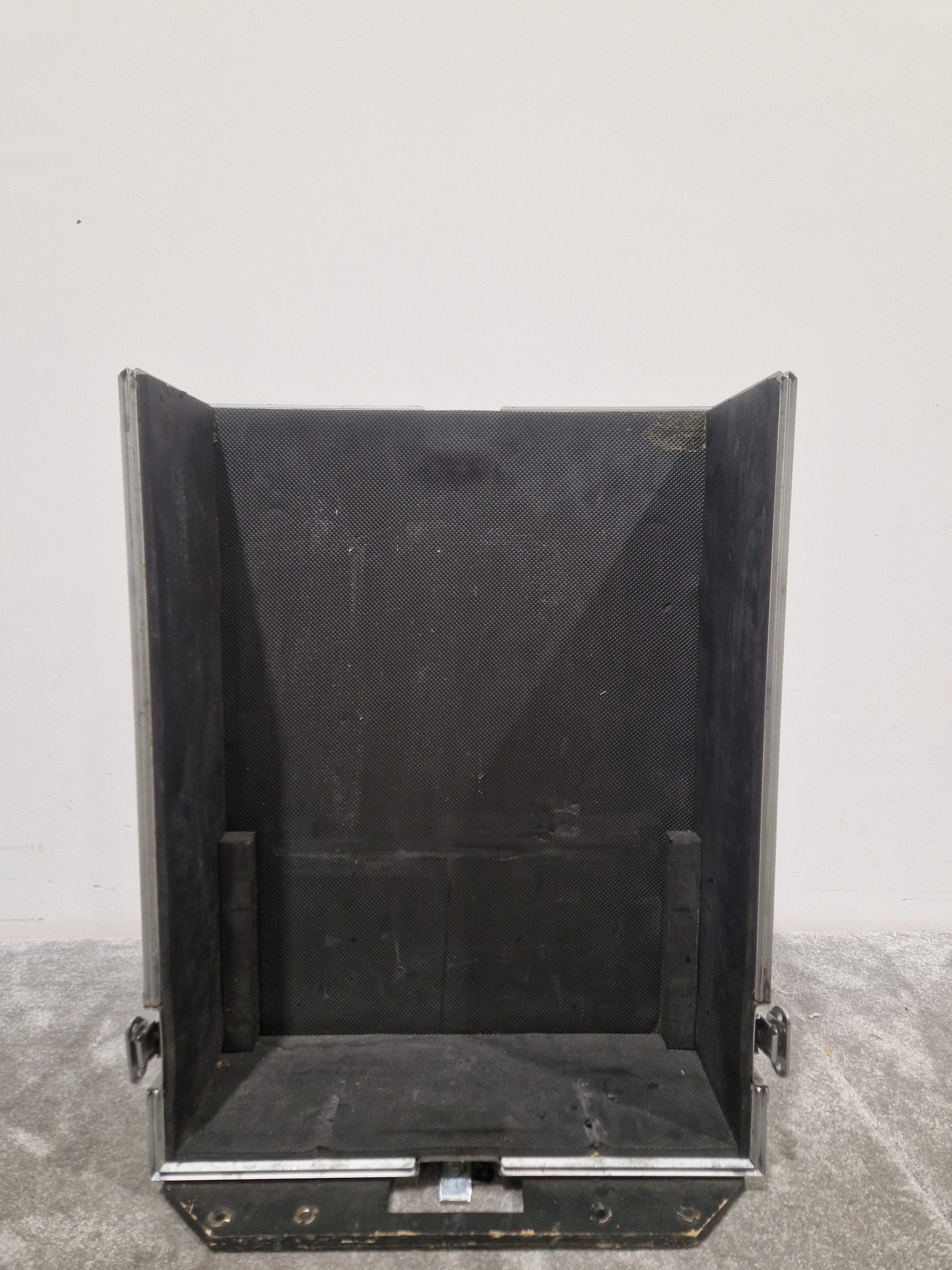 Road Ready Flight Case - Durable Road Protection - Very Good - Image 7