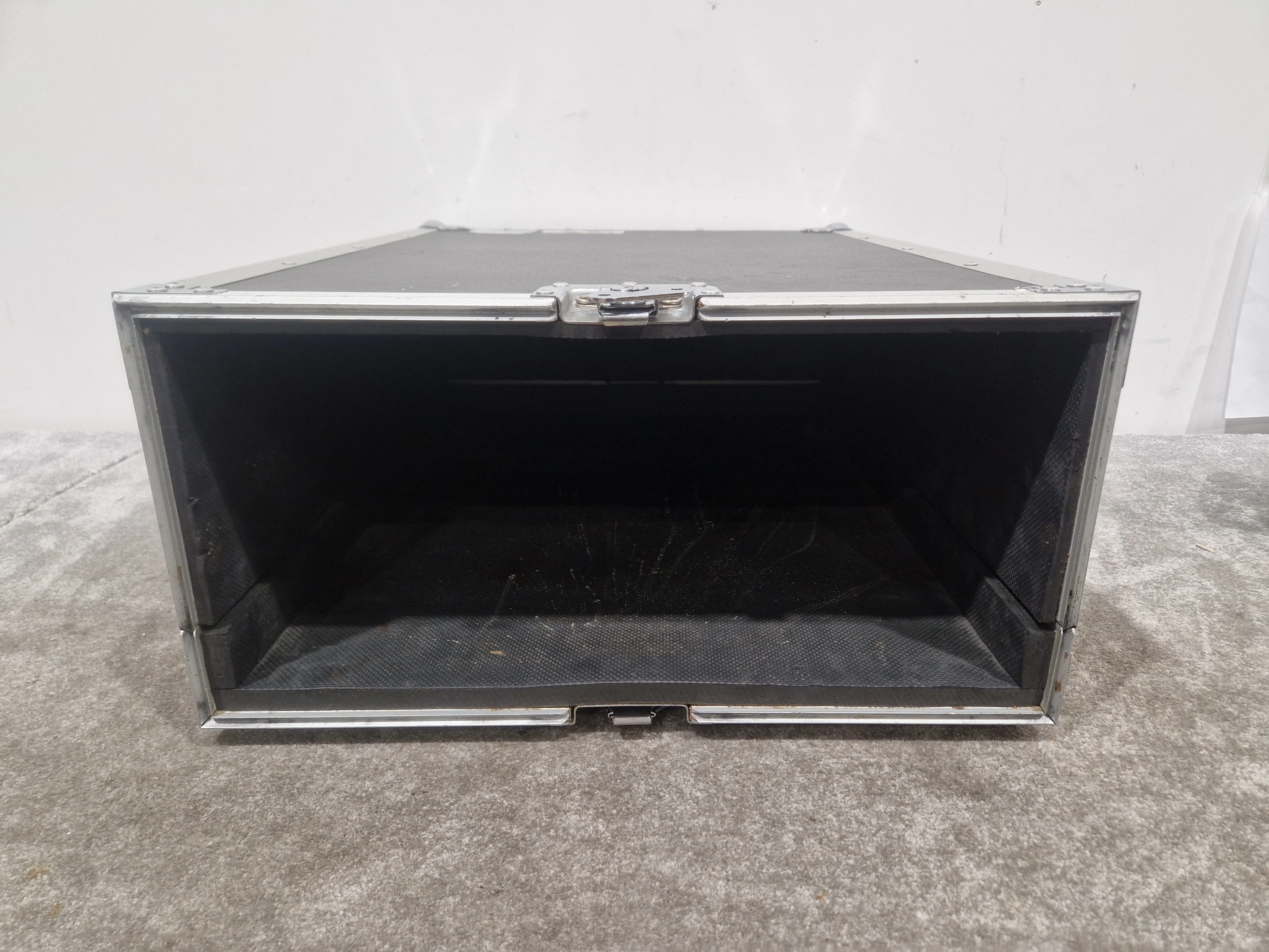 Road Ready Flight Case - Durable Road Protection - Very Good - Image 9