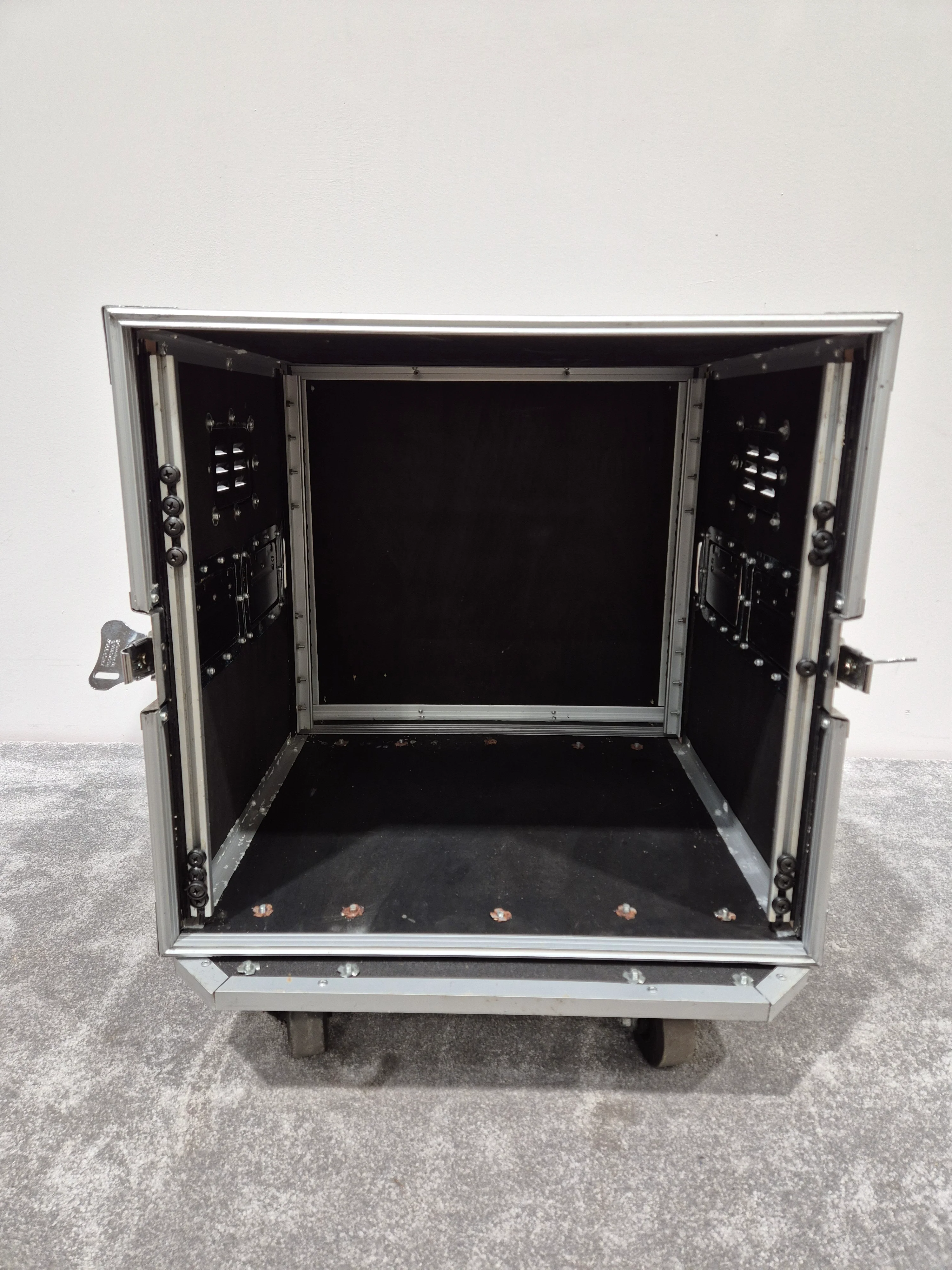 Rockcase by Warwick 10u Rack Flight Case on Wheels - Image 2