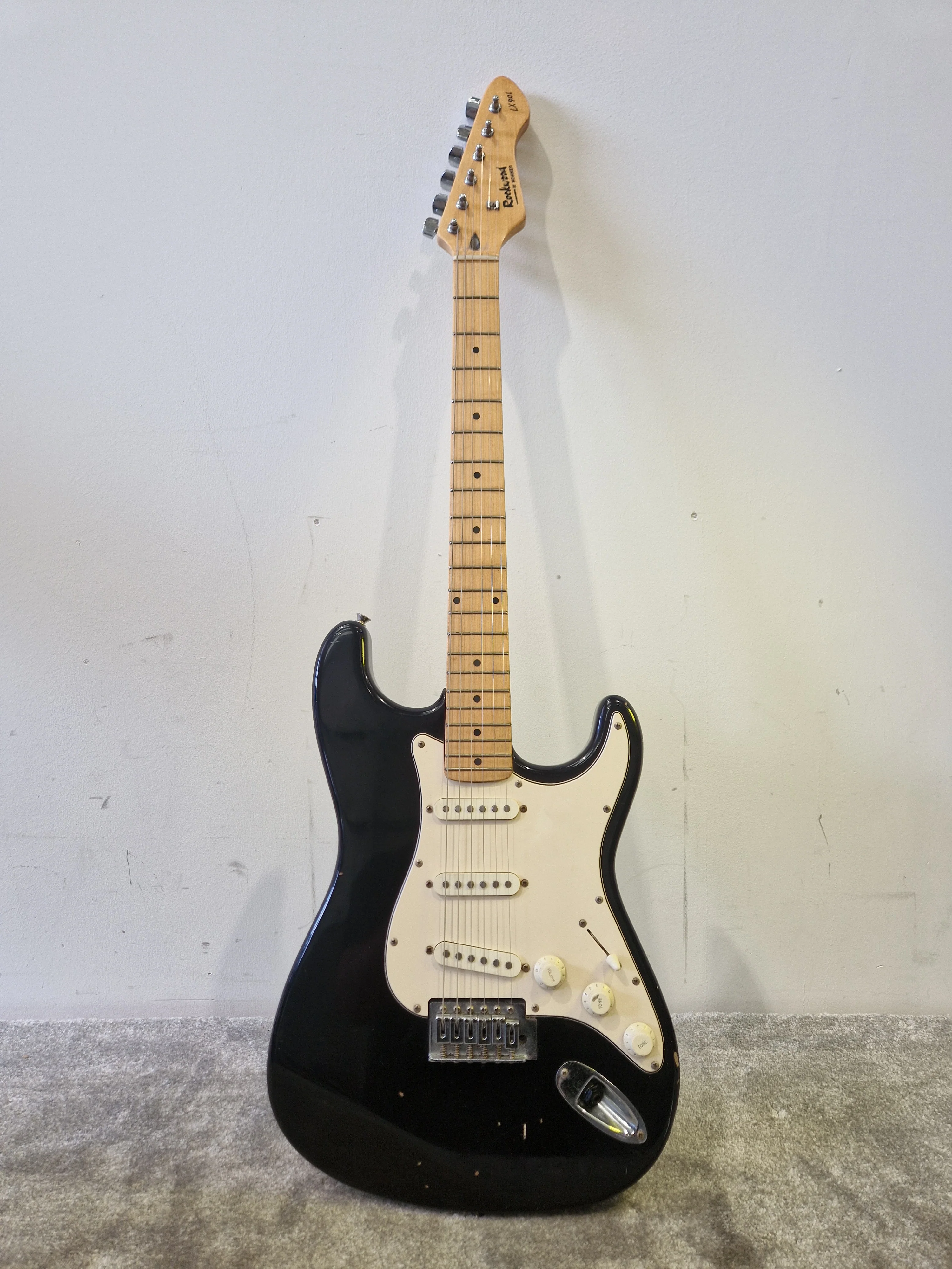 Rockwood by Hohner LX90L - Solid Body Electric Guitar, Ernie Ball Strings - Fair - Image 10