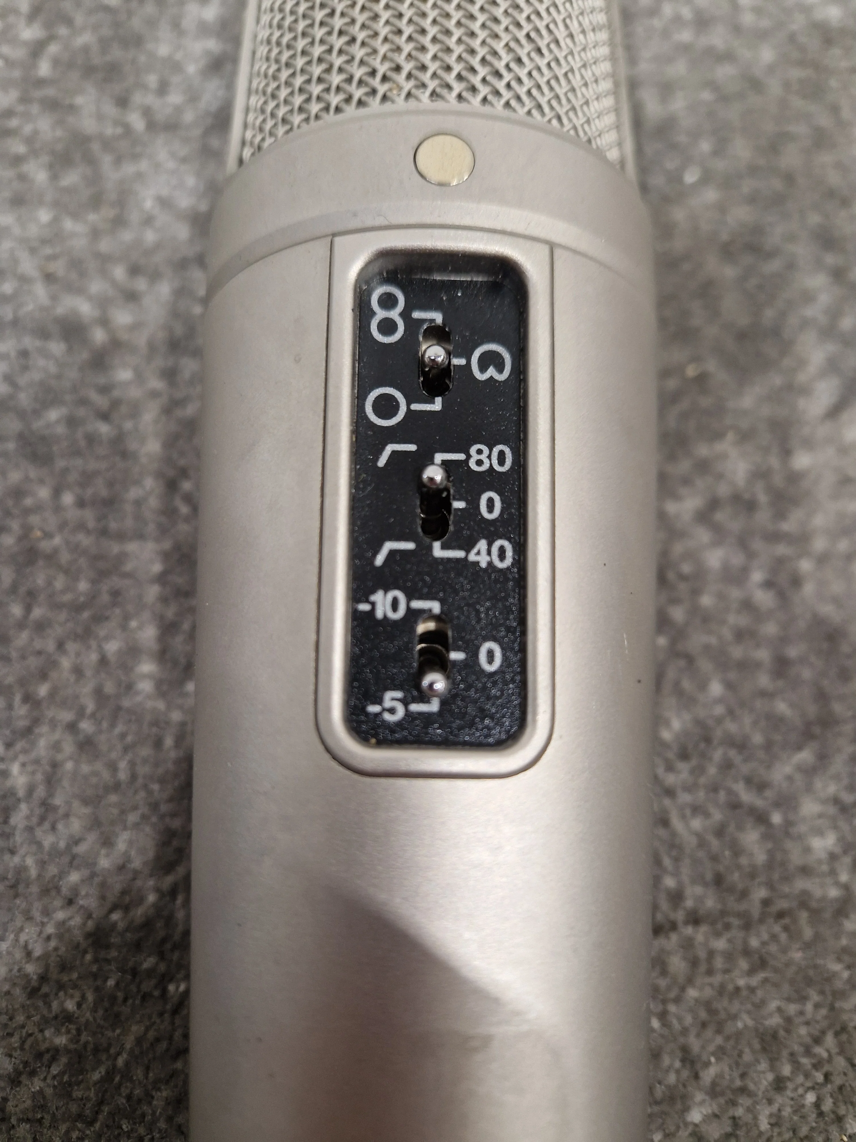 Rode NT2-a Studio Condenser Microphone - Multi-Pattern, Large Diaphragm - Very Good w/ Soft Case & Mic holder - Image 2