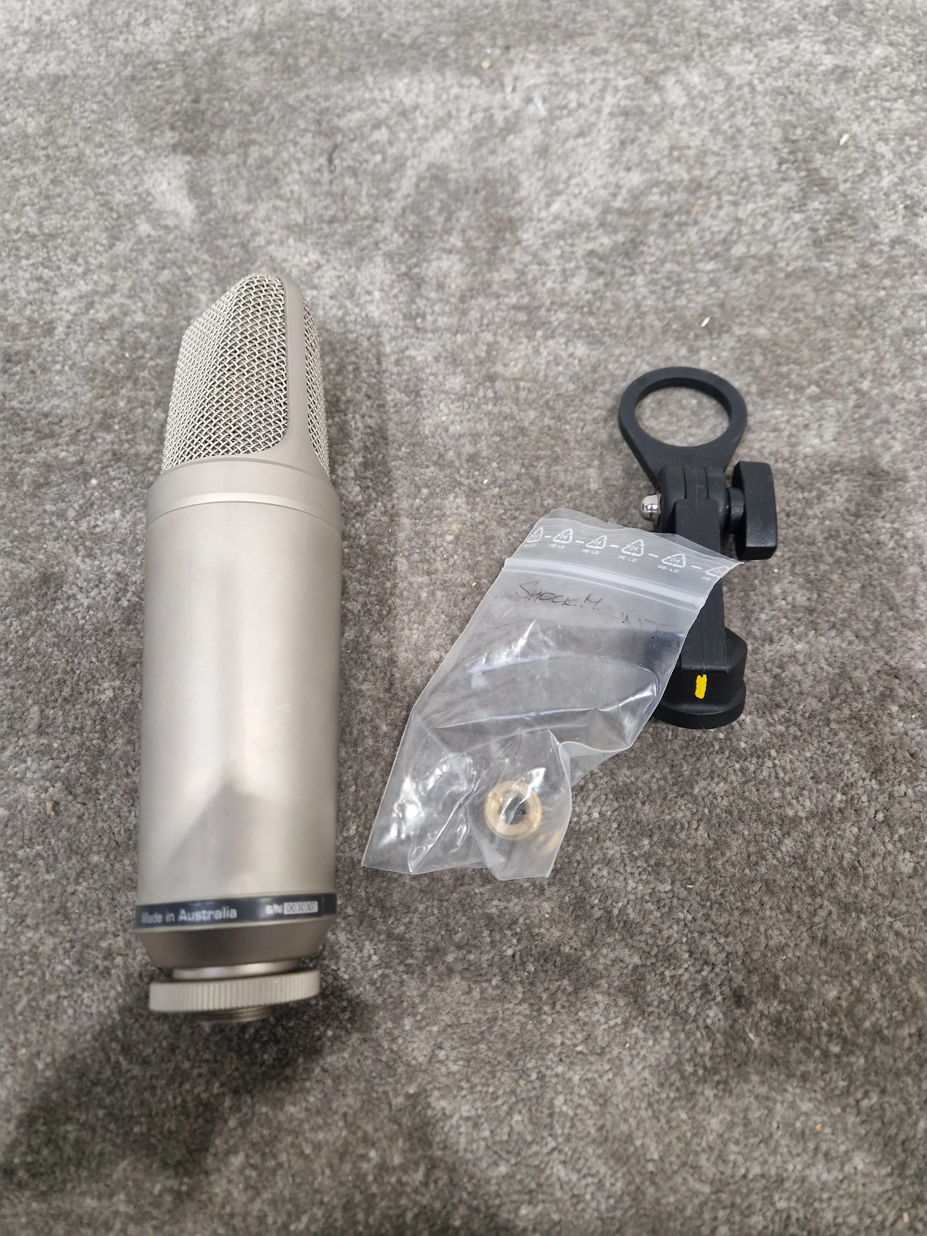 Rode NT2-a Studio Condenser Microphone - Multi-Pattern, Large Diaphragm - Very Good w/ Soft Case & Mic holder - Image 9