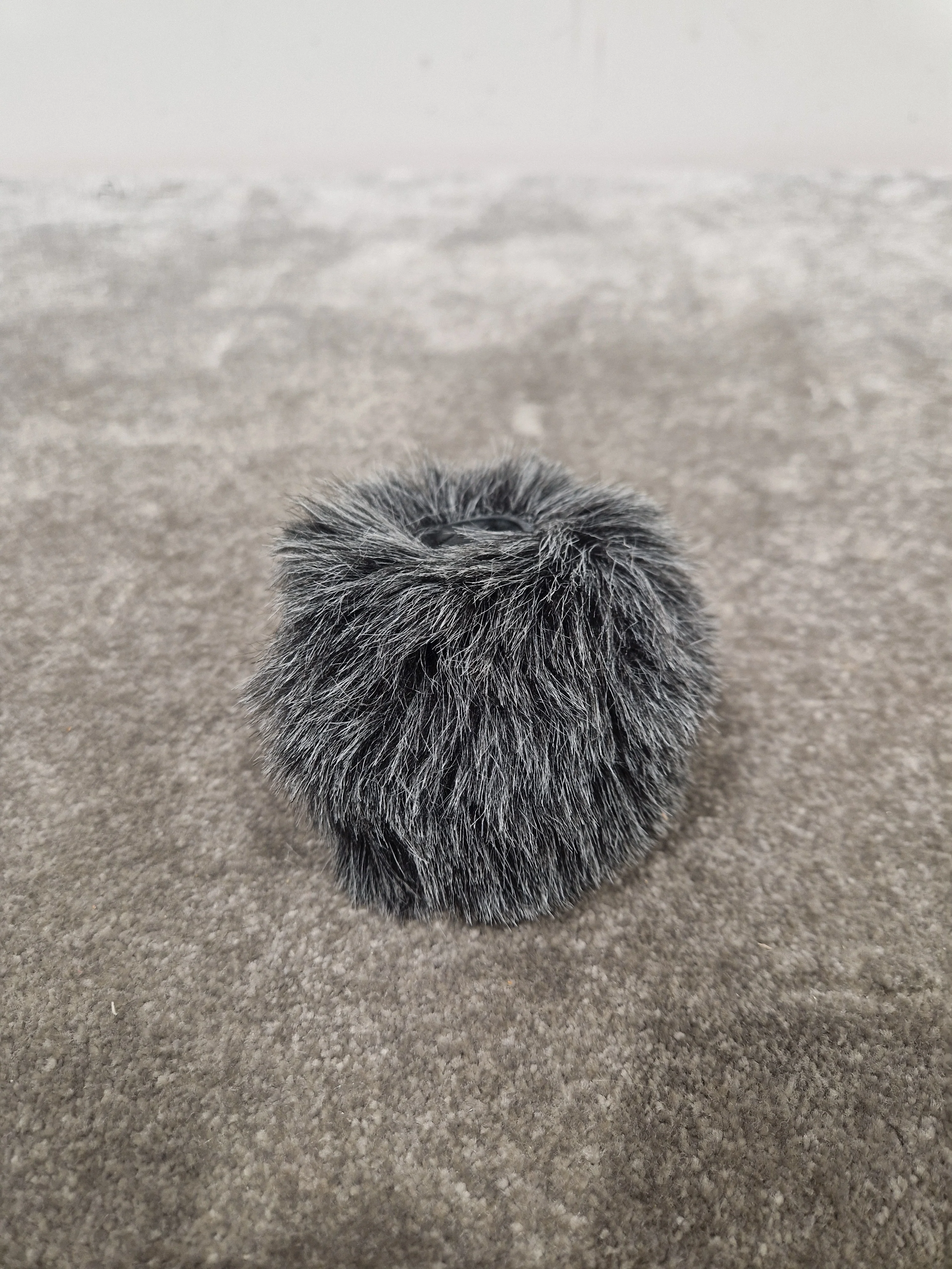 Rode NTG Windsheild Microphone Windscreen - Reduces Wind Noise, Durable - Excellent - Image 4