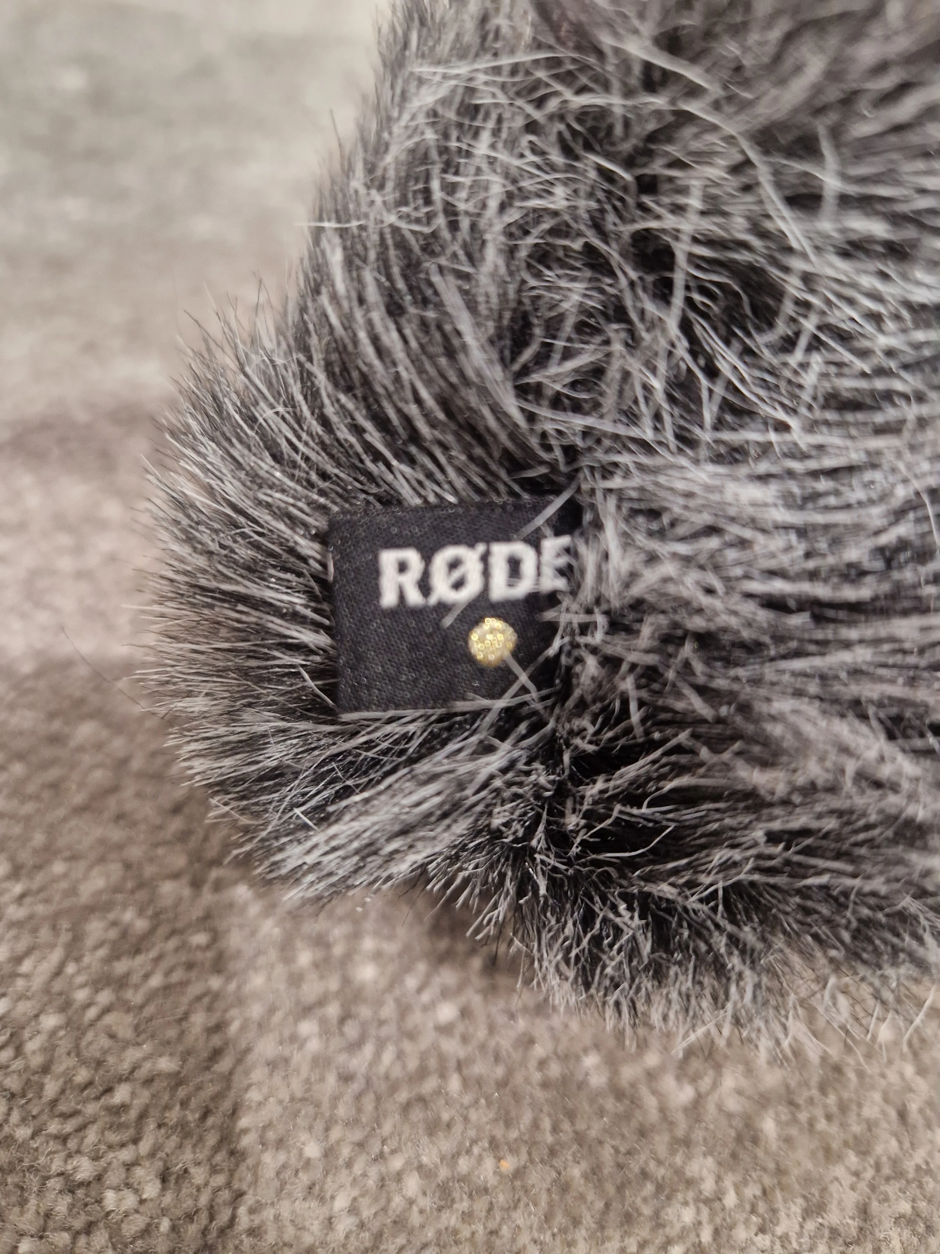 Rode NTG Windsheild Microphone Windscreen - Reduces Wind Noise, Durable - Excellent - Image 5