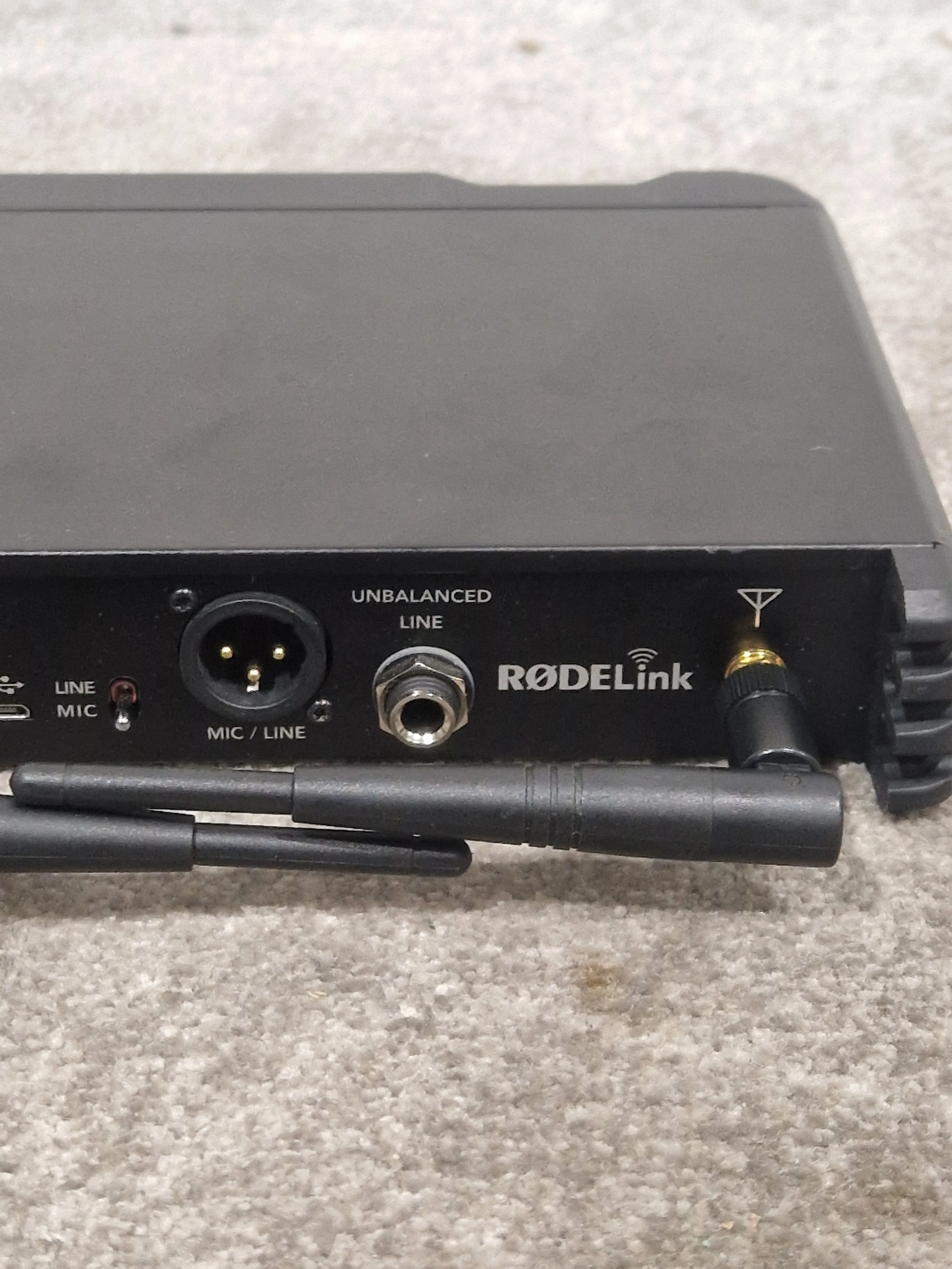 Rodelink RX-DT Transmitter - Professional Audio Transmitter - Good w/ Power Supply - Image 5