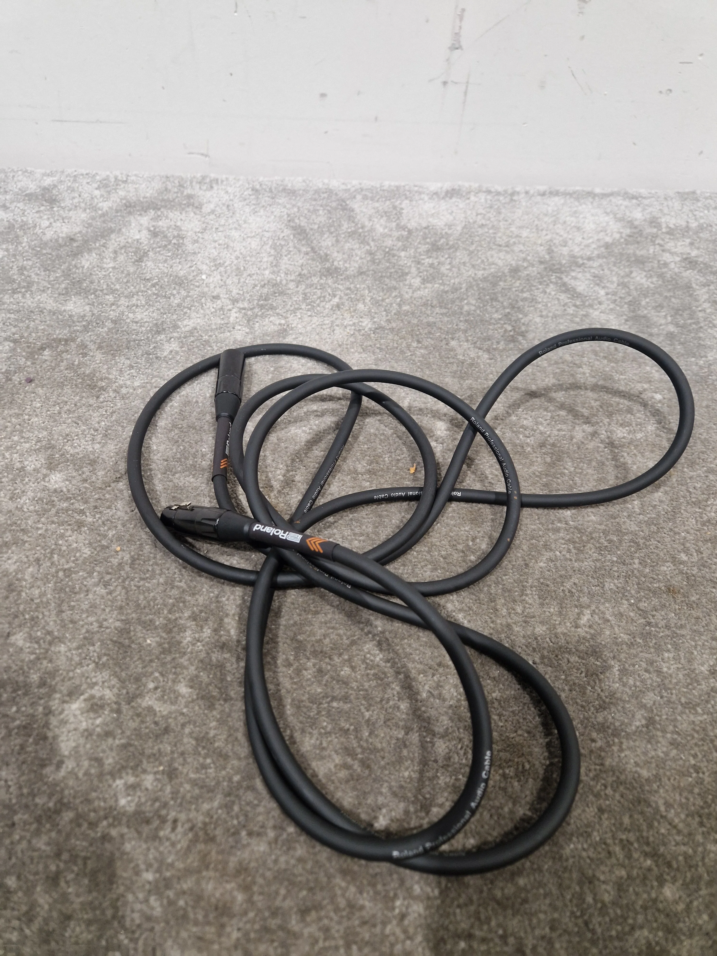 Roland 5FT Black Microphone Cable - Durable Design - Excellent - Image 2