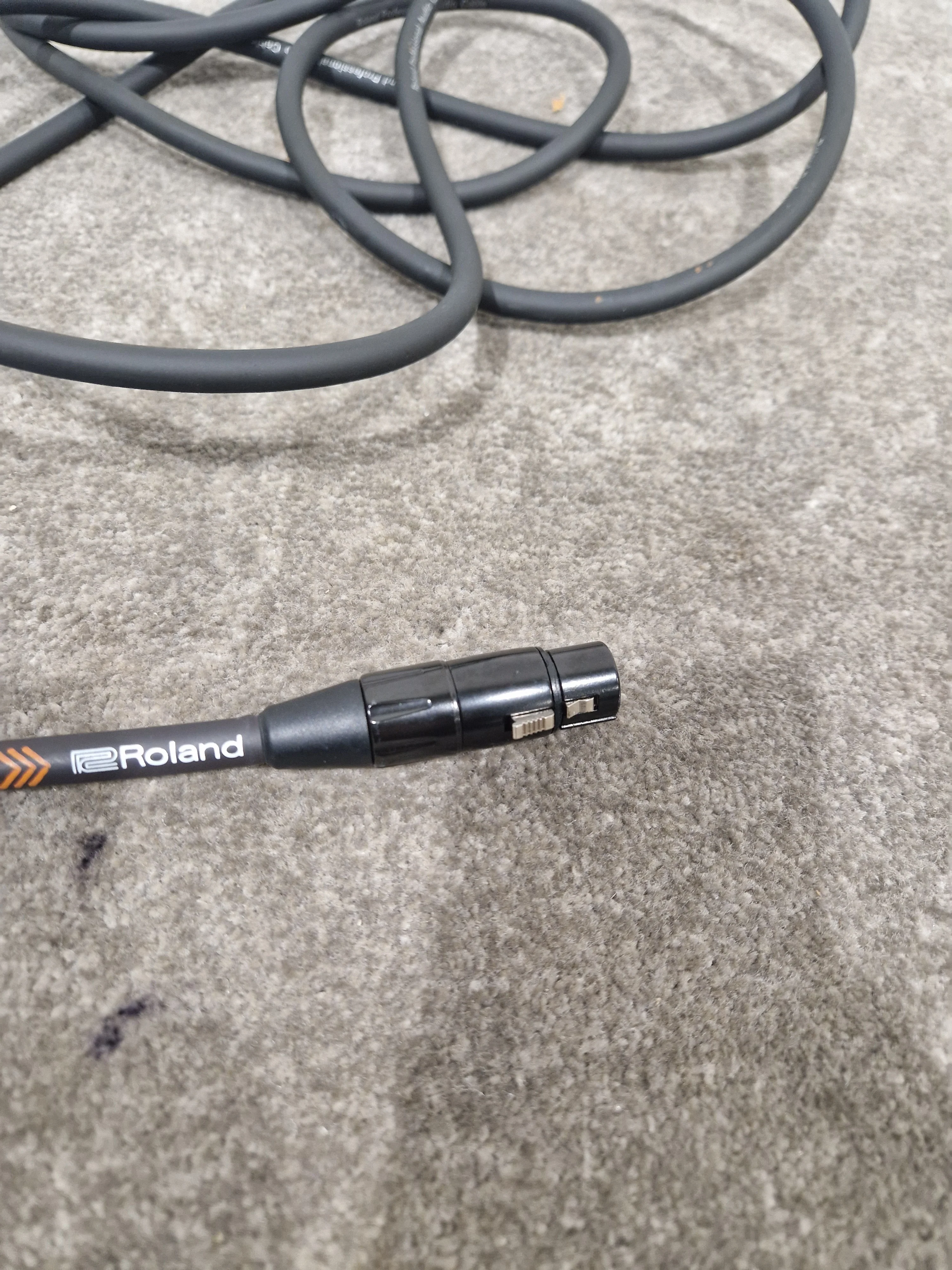Roland 5FT Black Microphone Cable - Durable Design - Excellent - Image 4