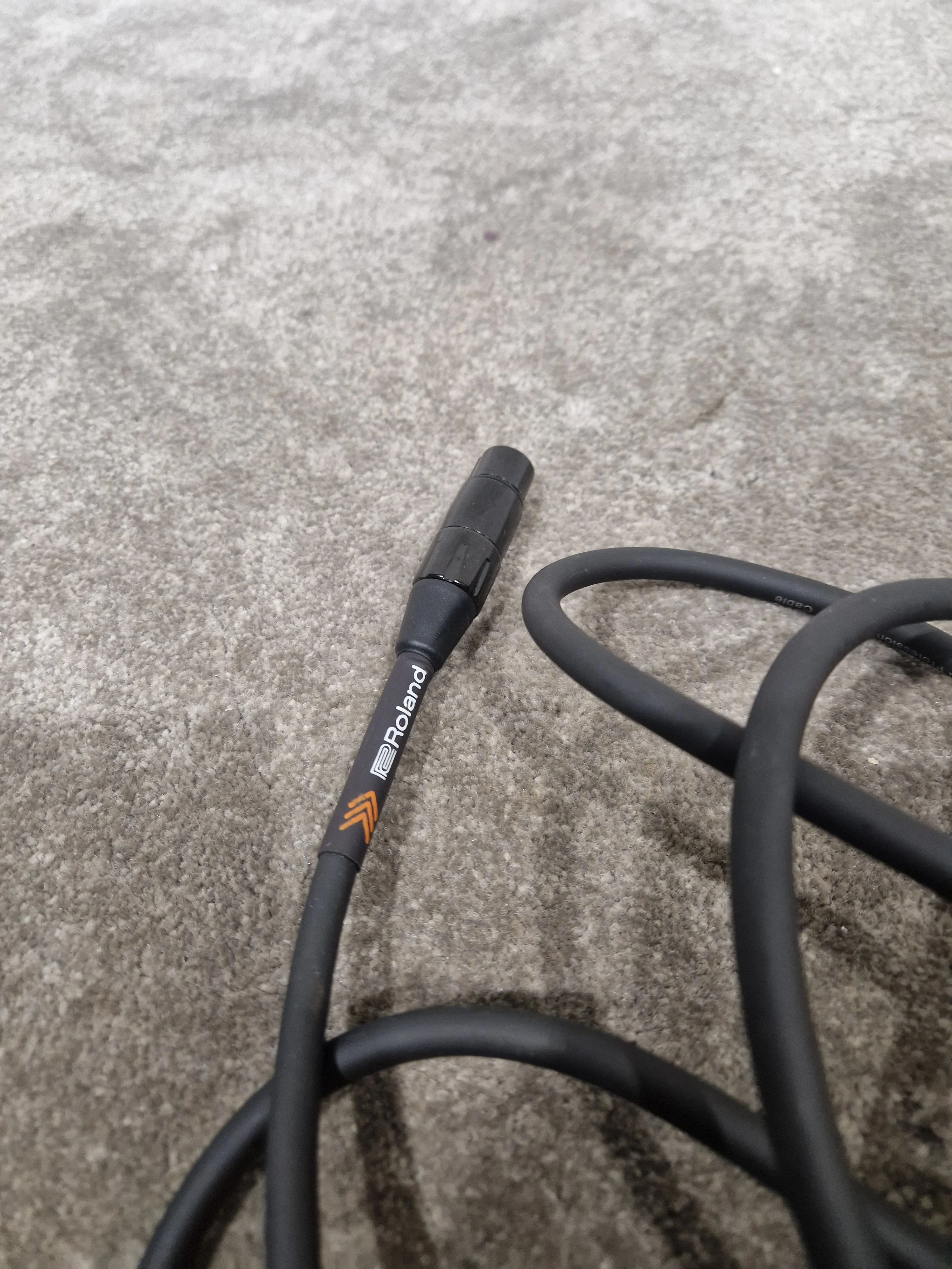 Roland 5FT Black Microphone Cable - Durable Design - Excellent - Image 6