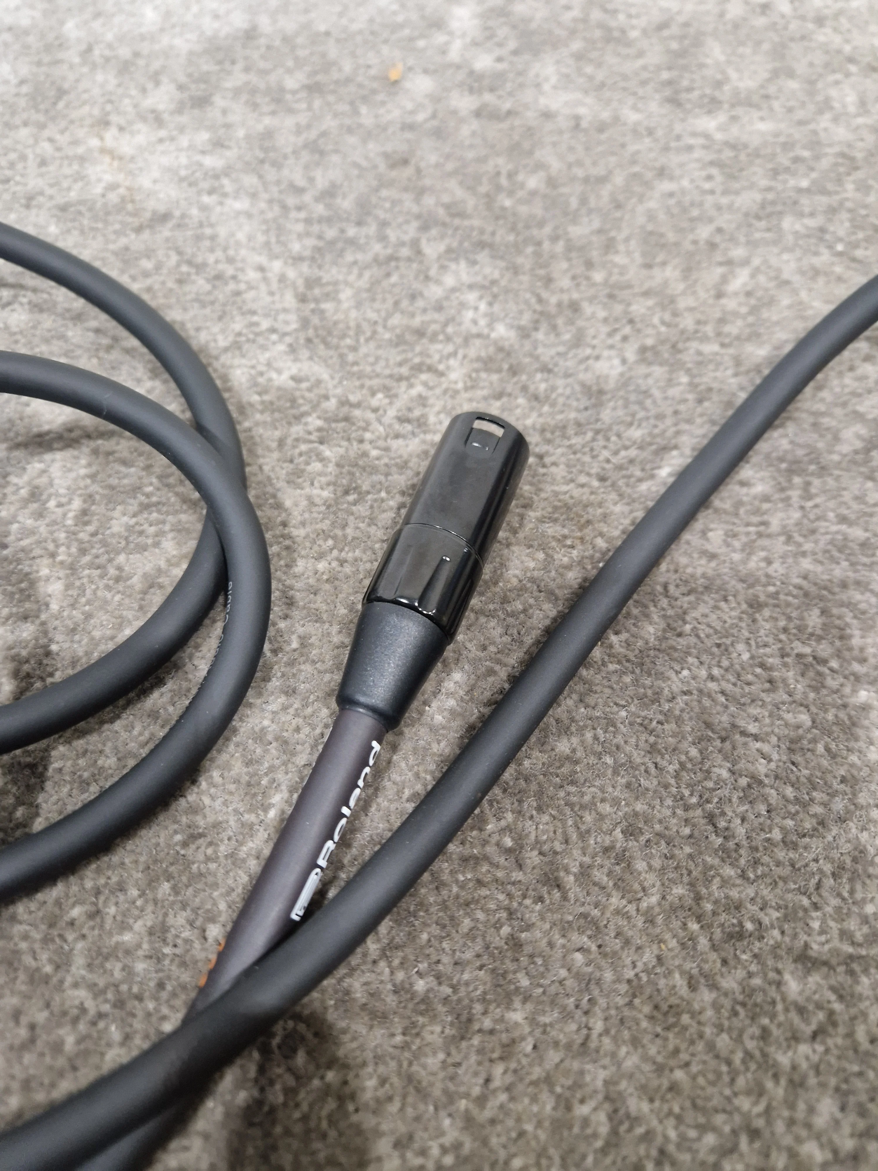 Roland 5FT Black Microphone Cable - Durable Design - Excellent - Image 7