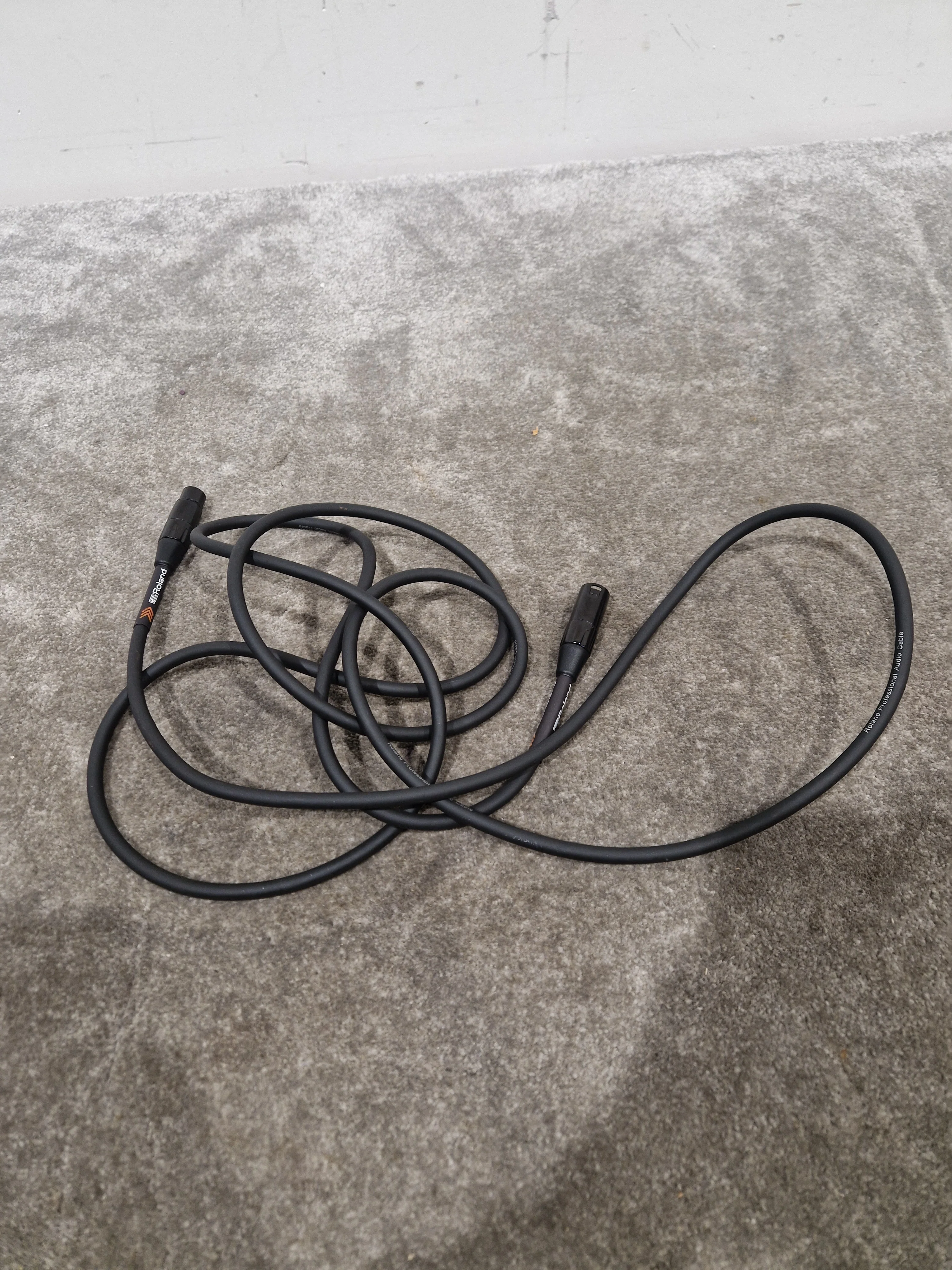 Roland 5FT Black Microphone Cable - Durable Design - Excellent - Image 8