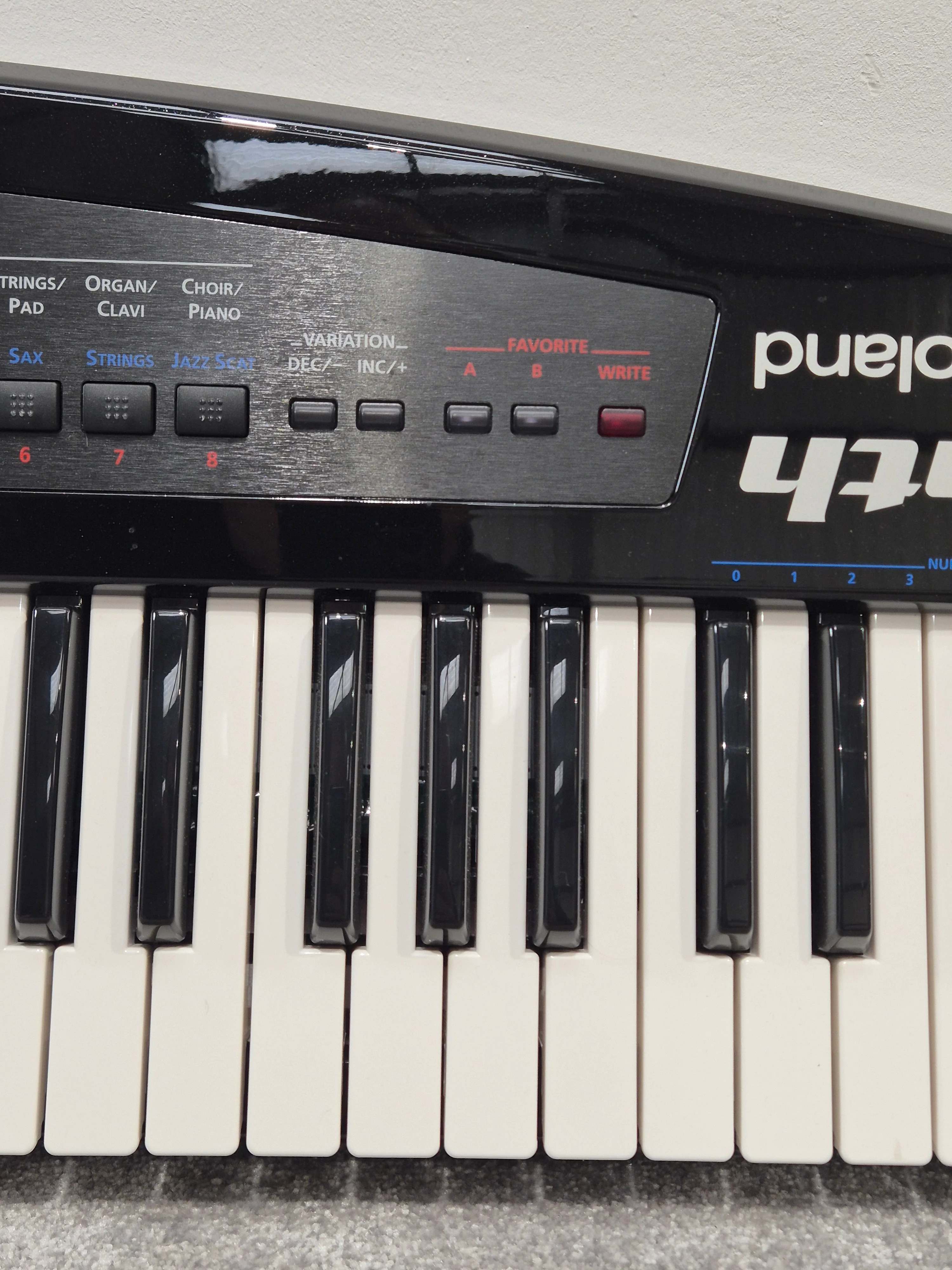 Roland AX-Synth - 49 Keys Keytar - Excellent w/ Original Box - Image 6