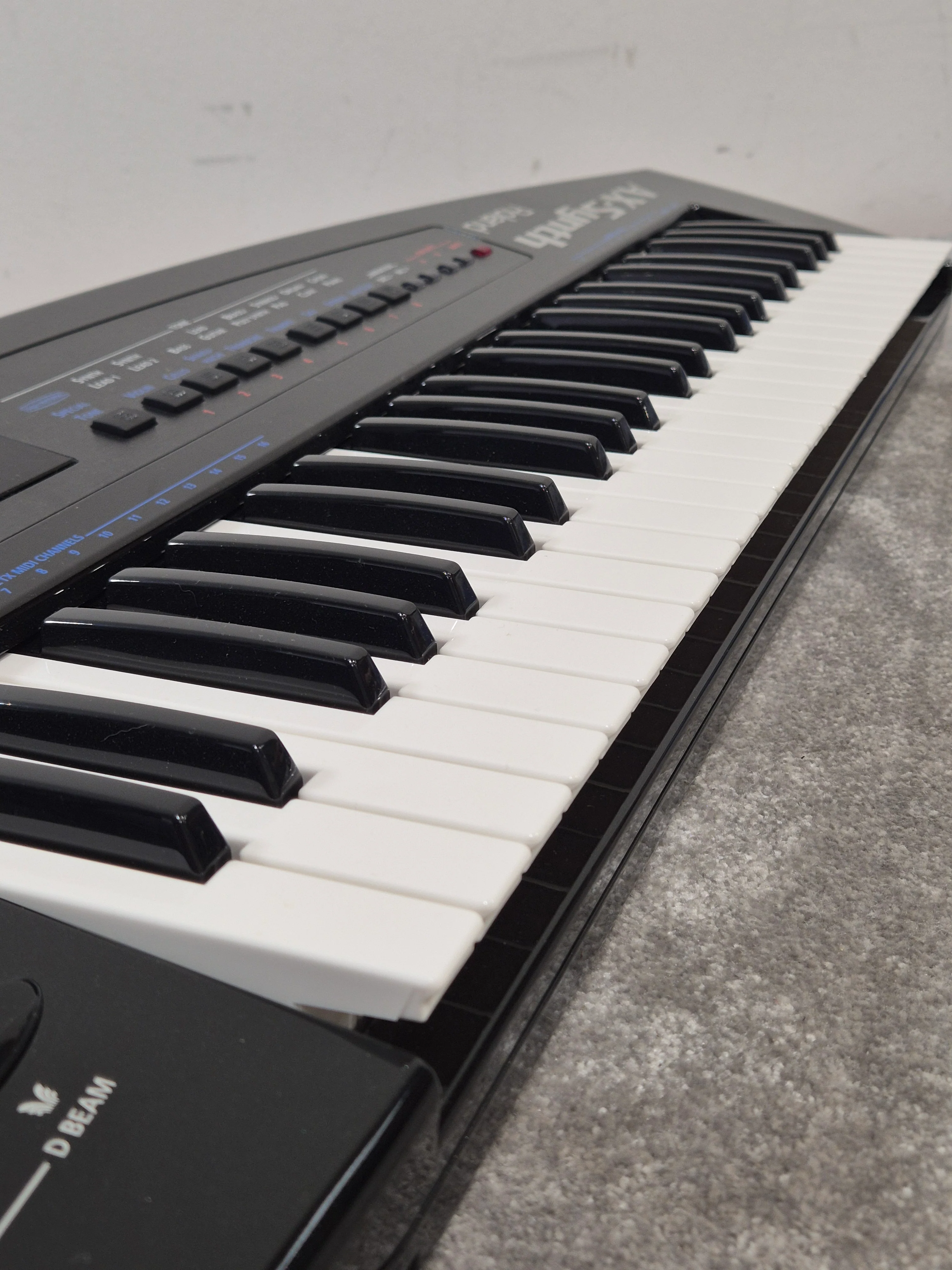 Roland AX-Synth - 49 Keys Keytar - Excellent w/ Original Box - Image 8