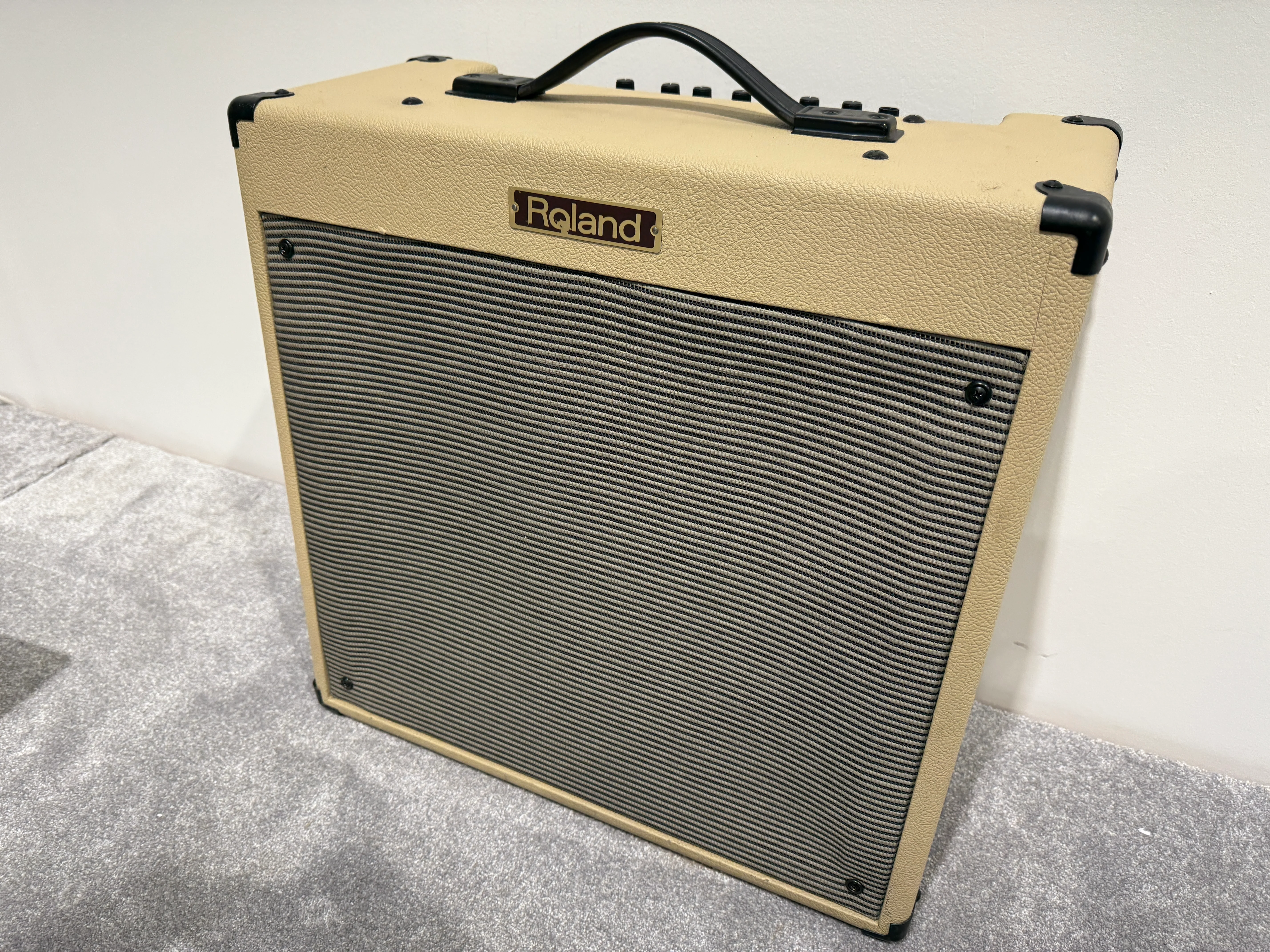 Roland BC-30 Blues Cube Guitar Amplifier - Image 13