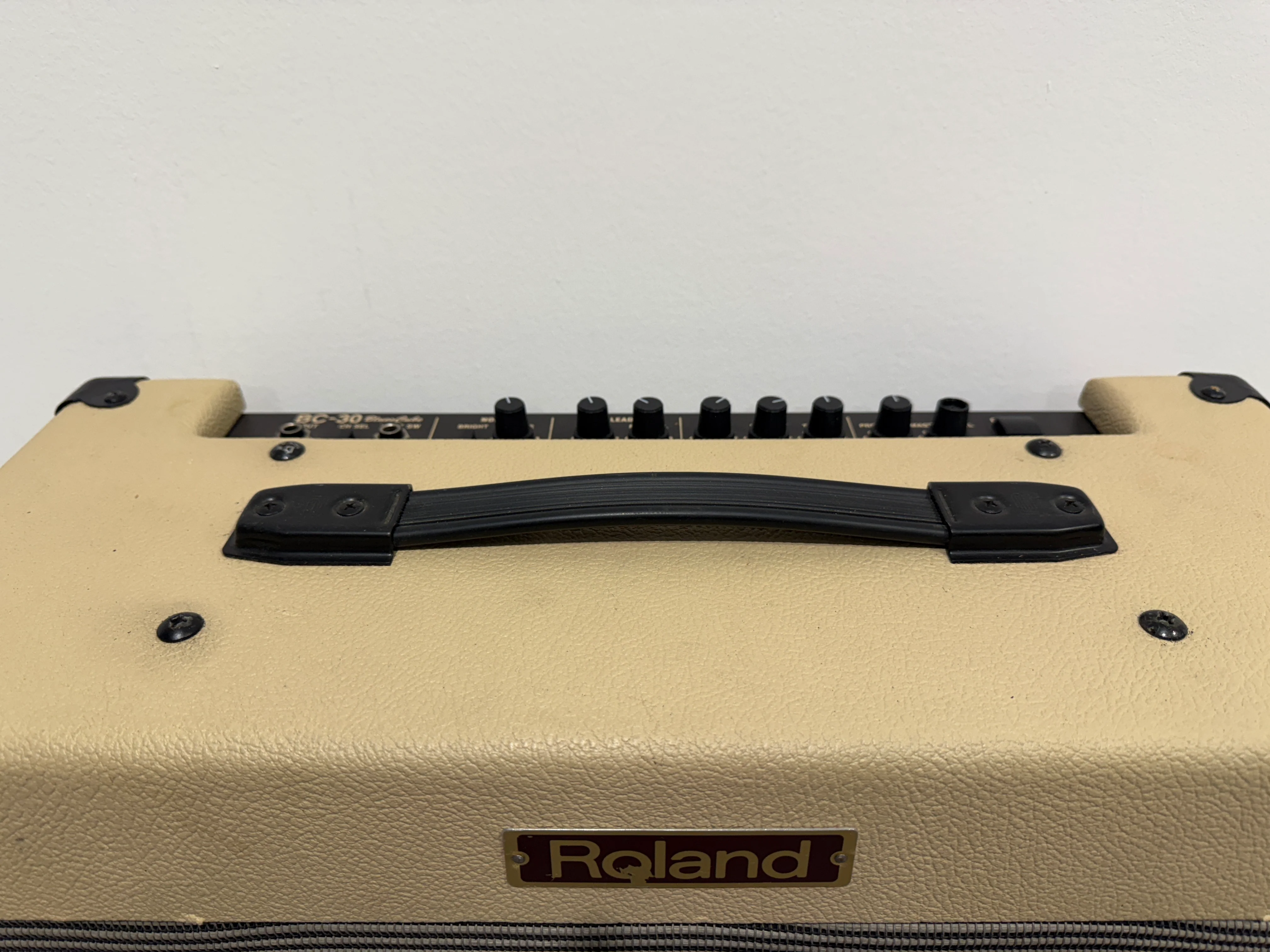 Roland BC-30 Blues Cube Guitar Amplifier - Image 18