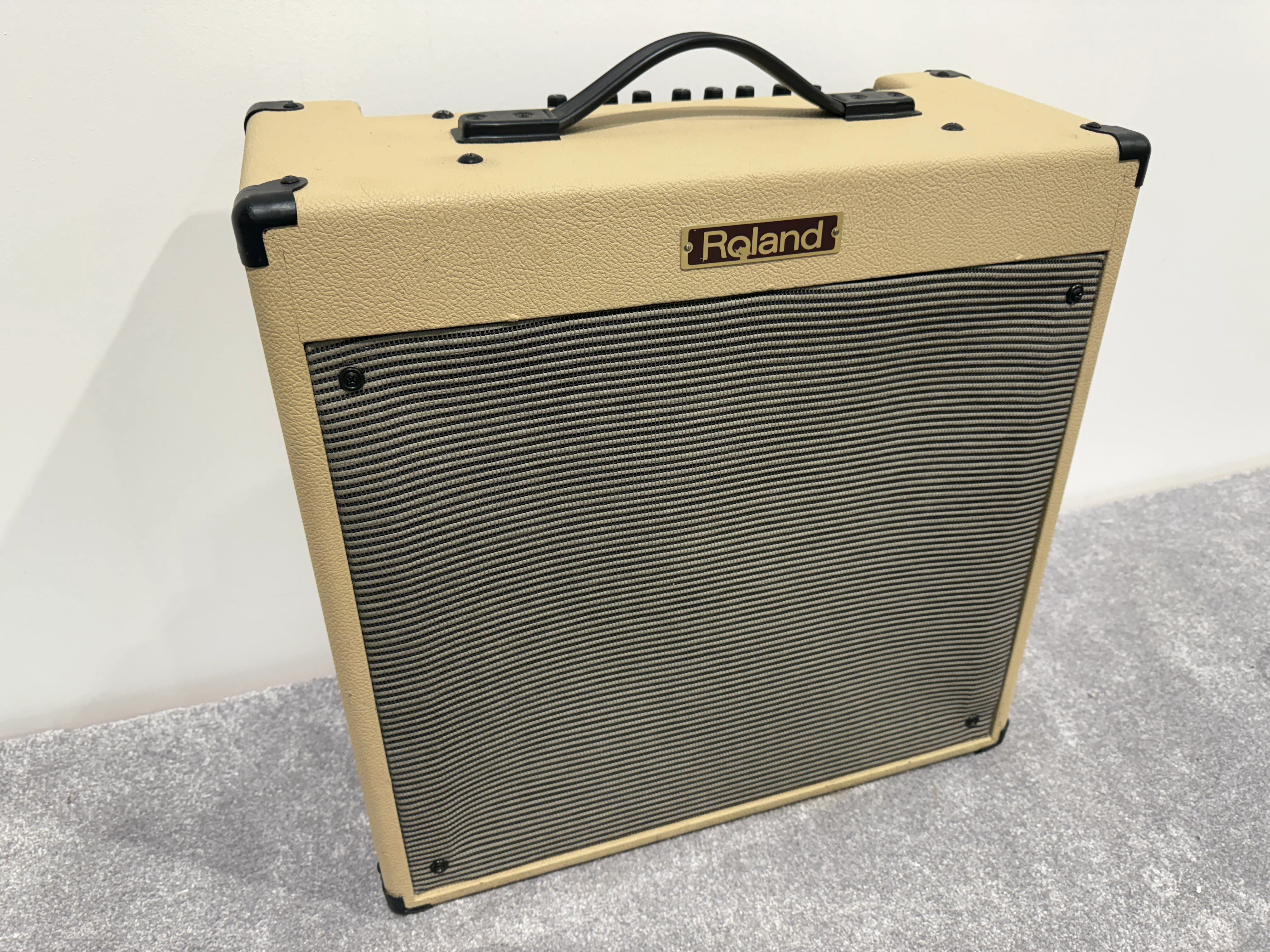 Roland BC-30 Blues Cube Guitar Amplifier - Image 2