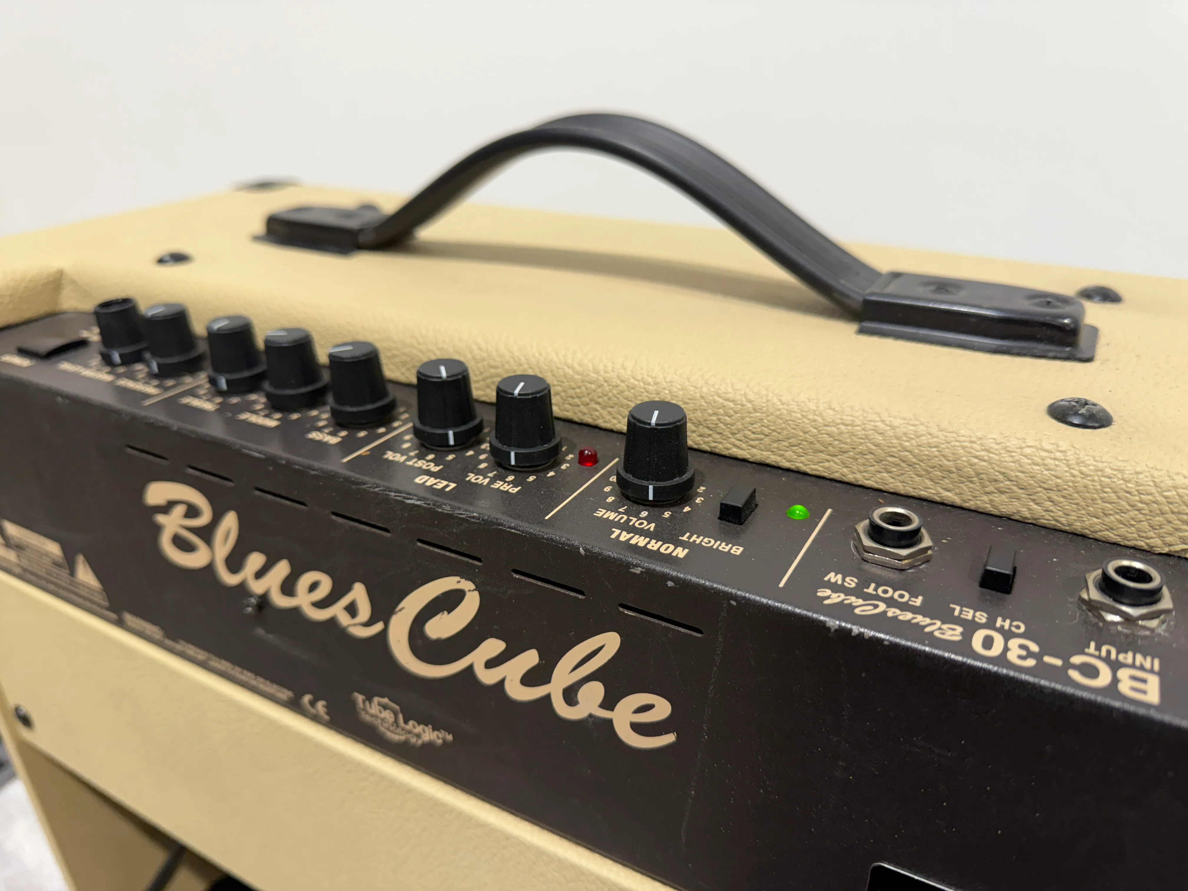 Roland BC-30 Blues Cube Guitar Amplifier - Image 5