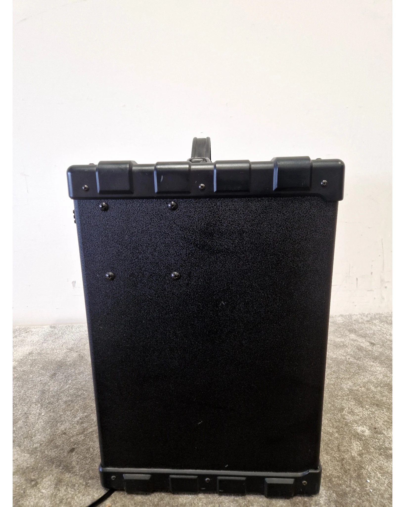 Roland Cube 100 - Bass Amplifier Combo - Black - Spares Or Repair - Image 10