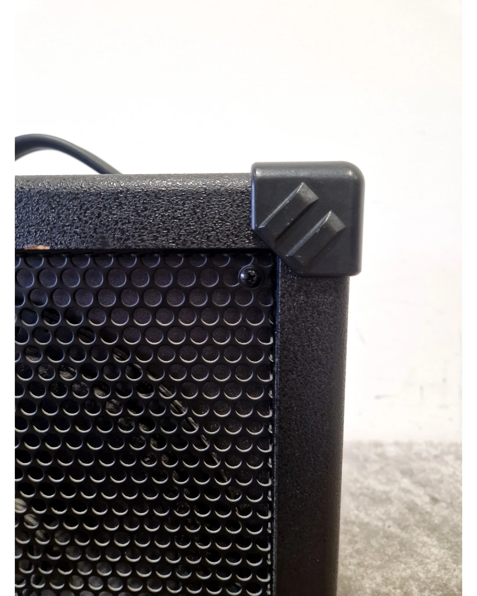 Roland Cube 100 - Bass Amplifier Combo - Black - Spares Or Repair - Image 13